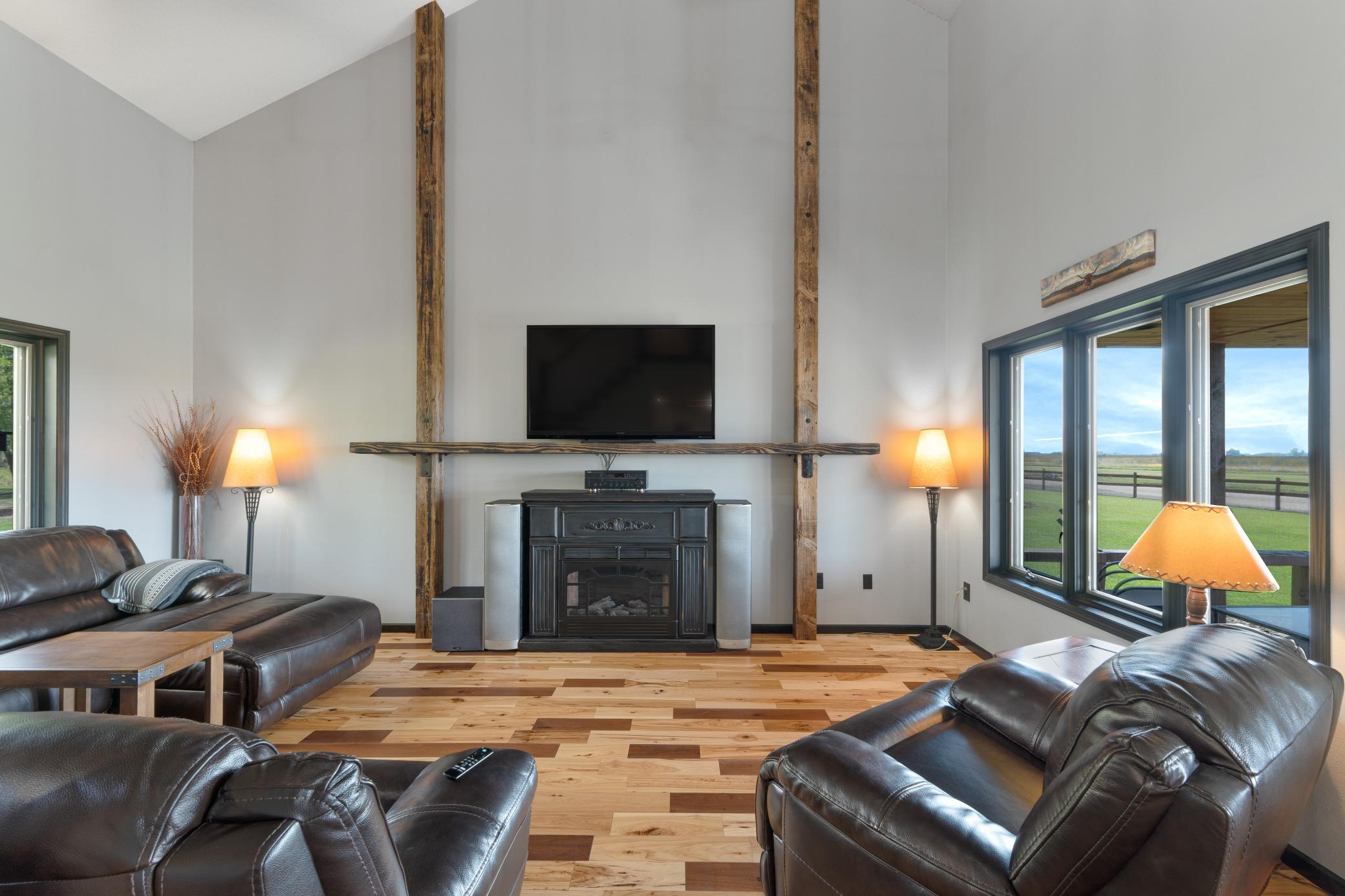 1994 single family home for sale at 635 20th Street NE in Thompson, ND — 3 bed, 3 bath (photo 15 of 61)
