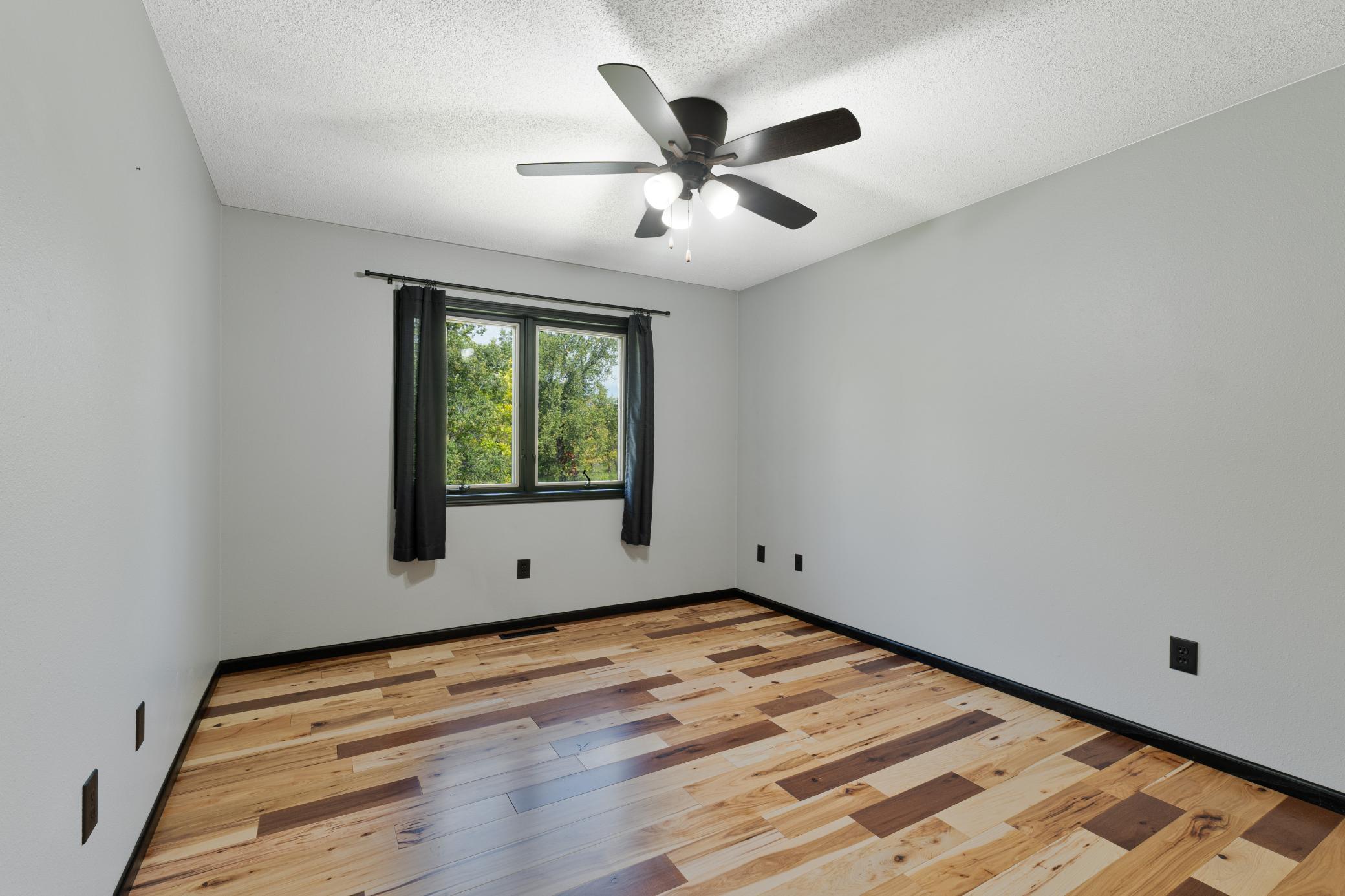 1994 single family home for sale at 635 20th Street NE in Thompson, ND — 3 bed, 3 bath (photo 28 of 61)