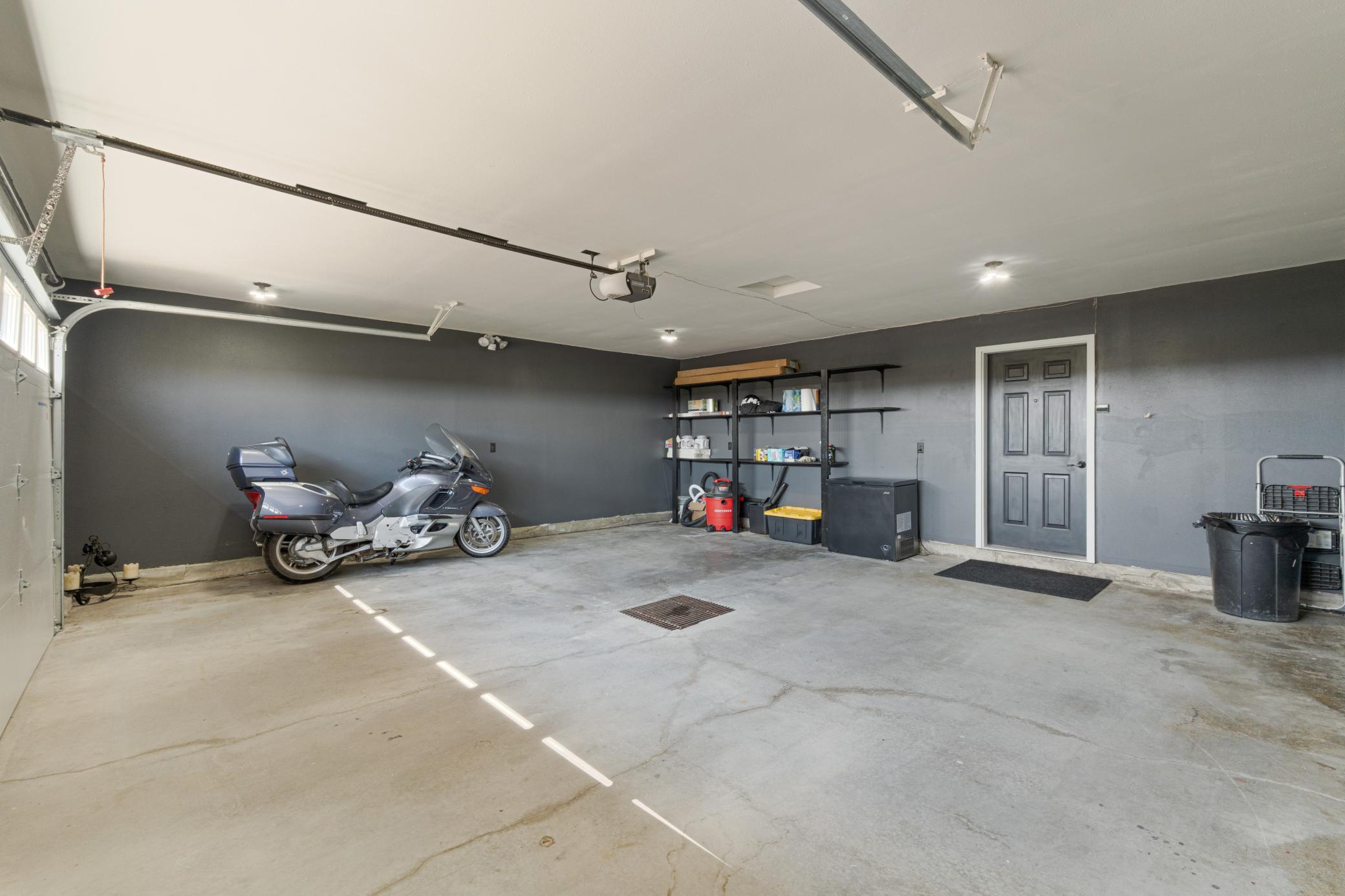 1994 single family home for sale at 635 20th Street NE in Thompson, ND — 3 bed, 3 bath (photo 36 of 61)