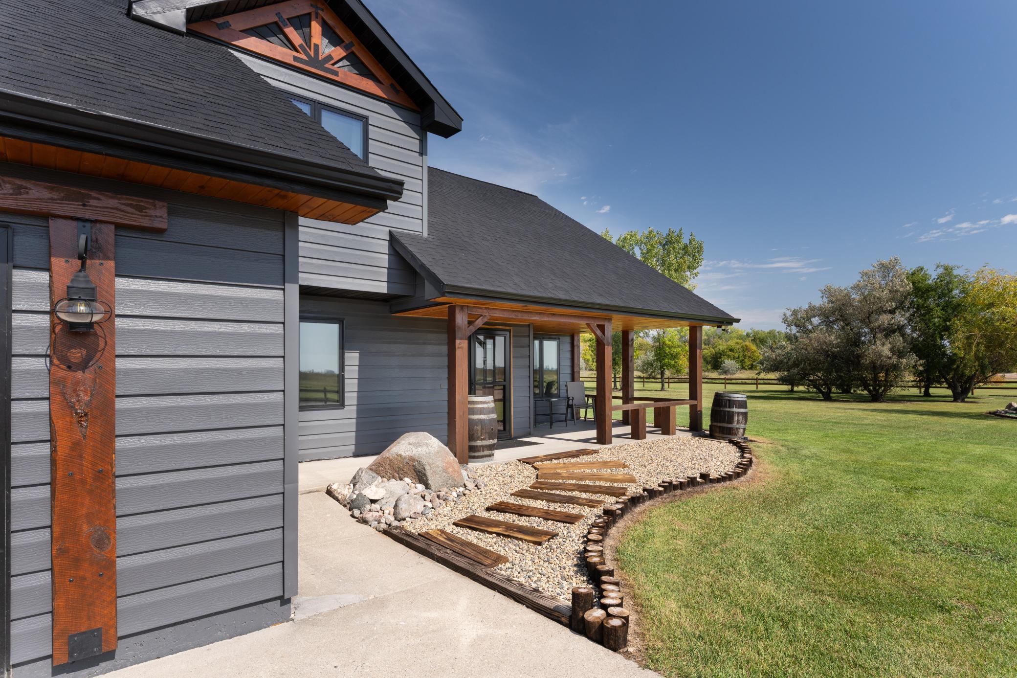 1994 single family home for sale at 635 20th Street NE in Thompson, ND — 3 bed, 3 bath (photo 41 of 61)