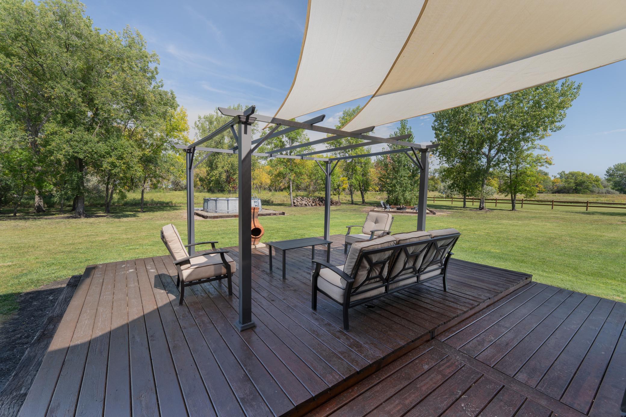 1994 single family home for sale at 635 20th Street NE in Thompson, ND — 3 bed, 3 bath (photo 46 of 61)