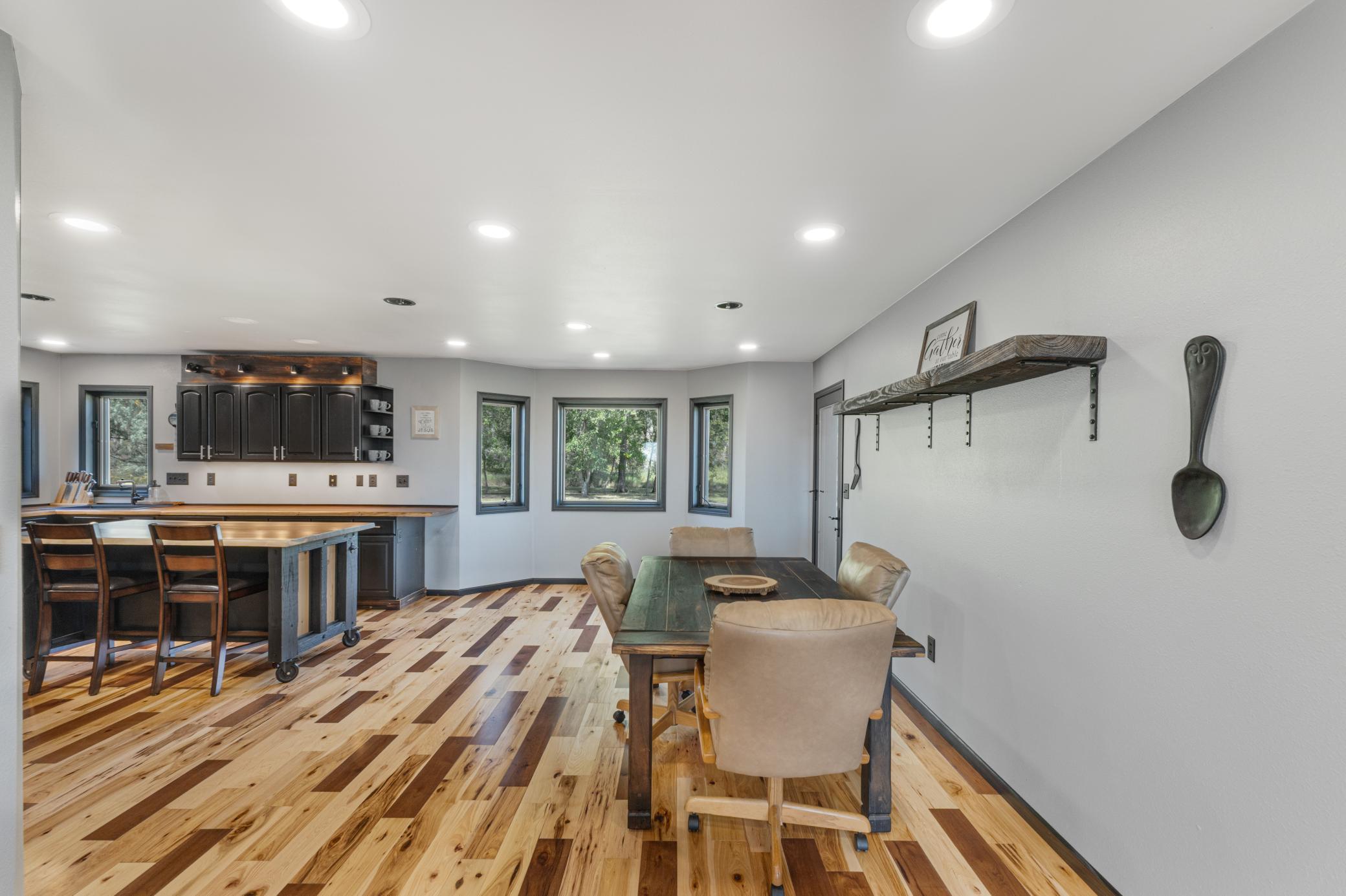 1994 single family home for sale at 635 20th Street NE in Thompson, ND — 3 bed, 3 bath (photo 10 of 61)