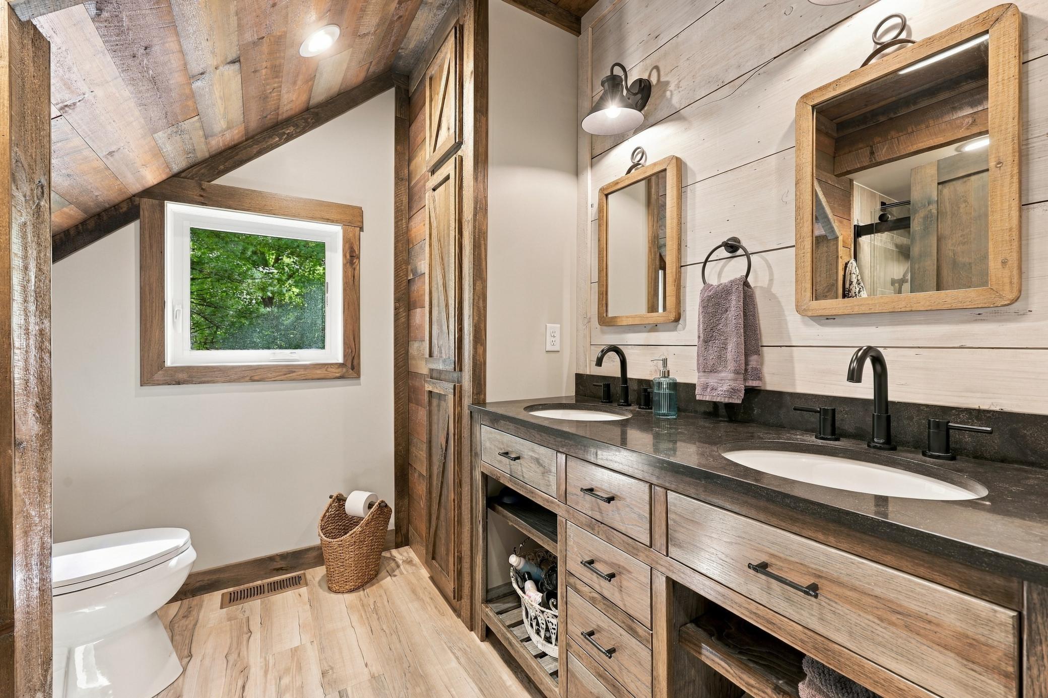 2021 single family home for sale at 21352 NE Pickerel Lake Road in Rochert, MN — 3 bed, 2 bath (photo 22 of 65)