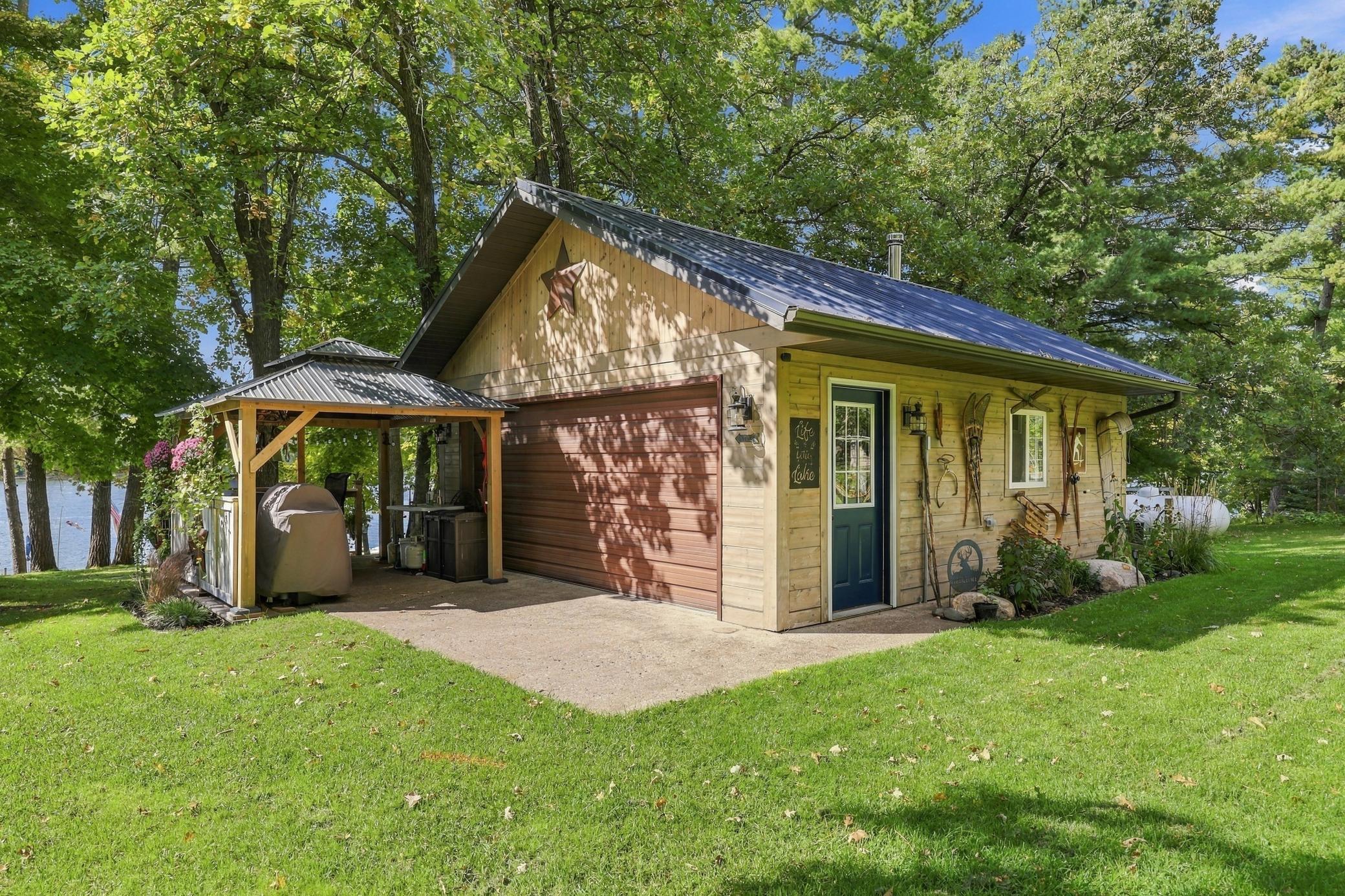 2021 single family home for sale at 21352 NE Pickerel Lake Road in Rochert, MN — 3 bed, 2 bath (photo 42 of 65)