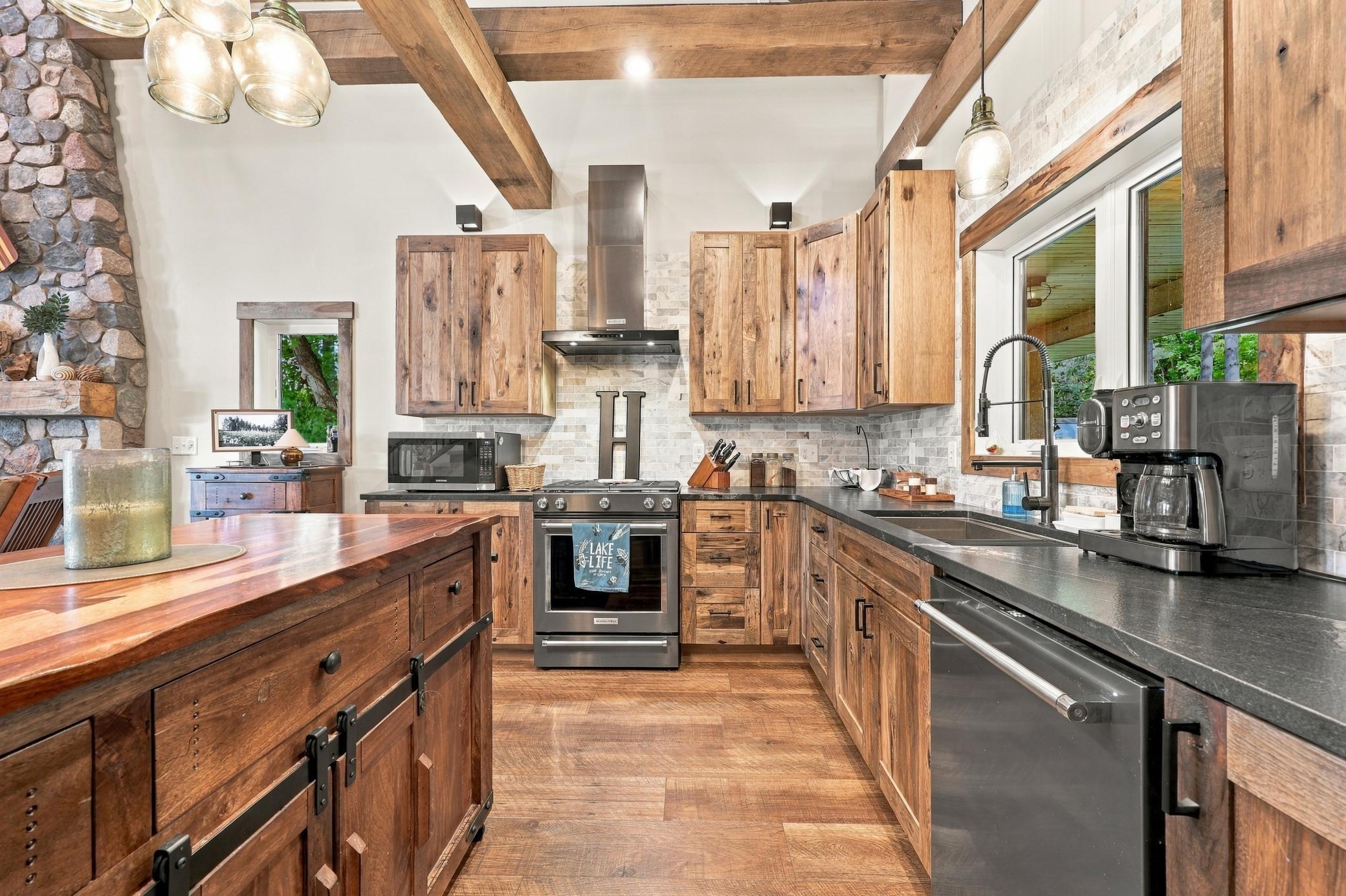2021 single family home for sale at 21352 NE Pickerel Lake Road in Rochert, MN — 3 bed, 2 bath (photo 7 of 65)