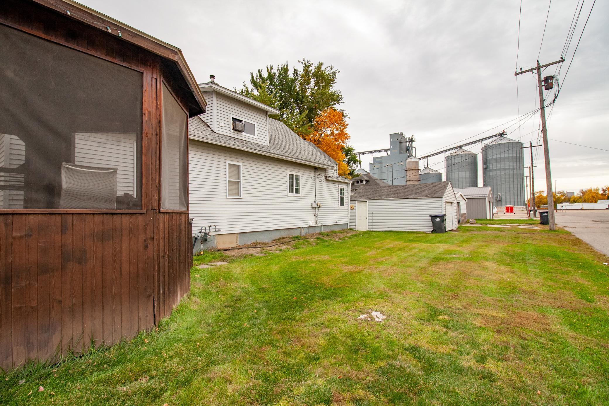 1925 single family home for sale at 617 Nebraska Avenue in Breckenridge, MN — 3 bed, 3 bath (photo 42 of 45)