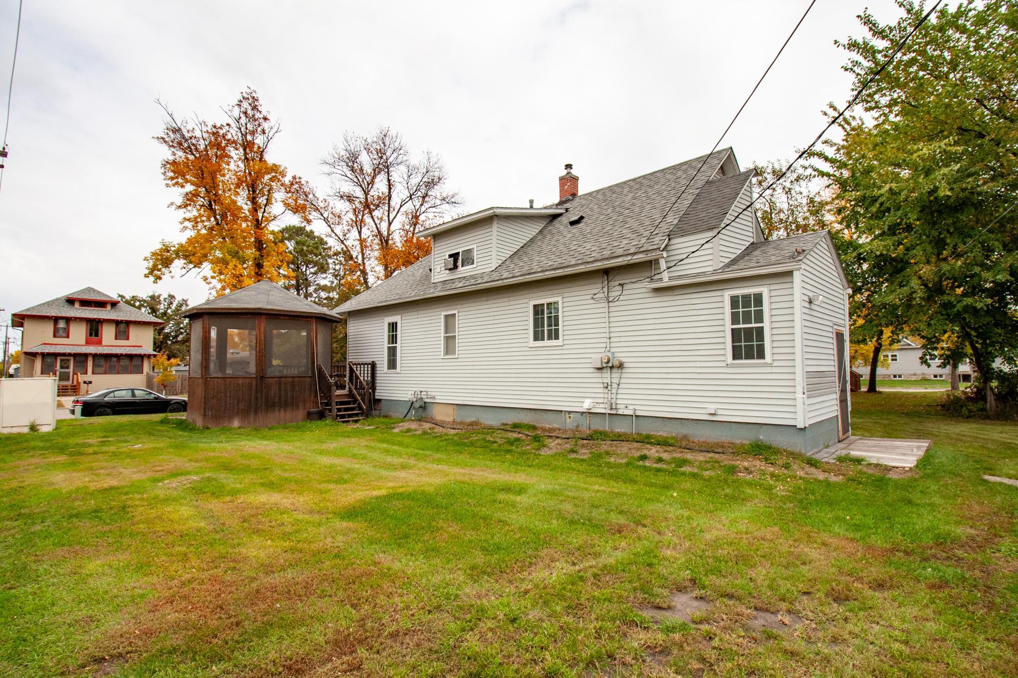 1925 single family home for sale at 617 Nebraska Avenue in Breckenridge, MN — 3 bed, 3 bath (photo 43 of 45)