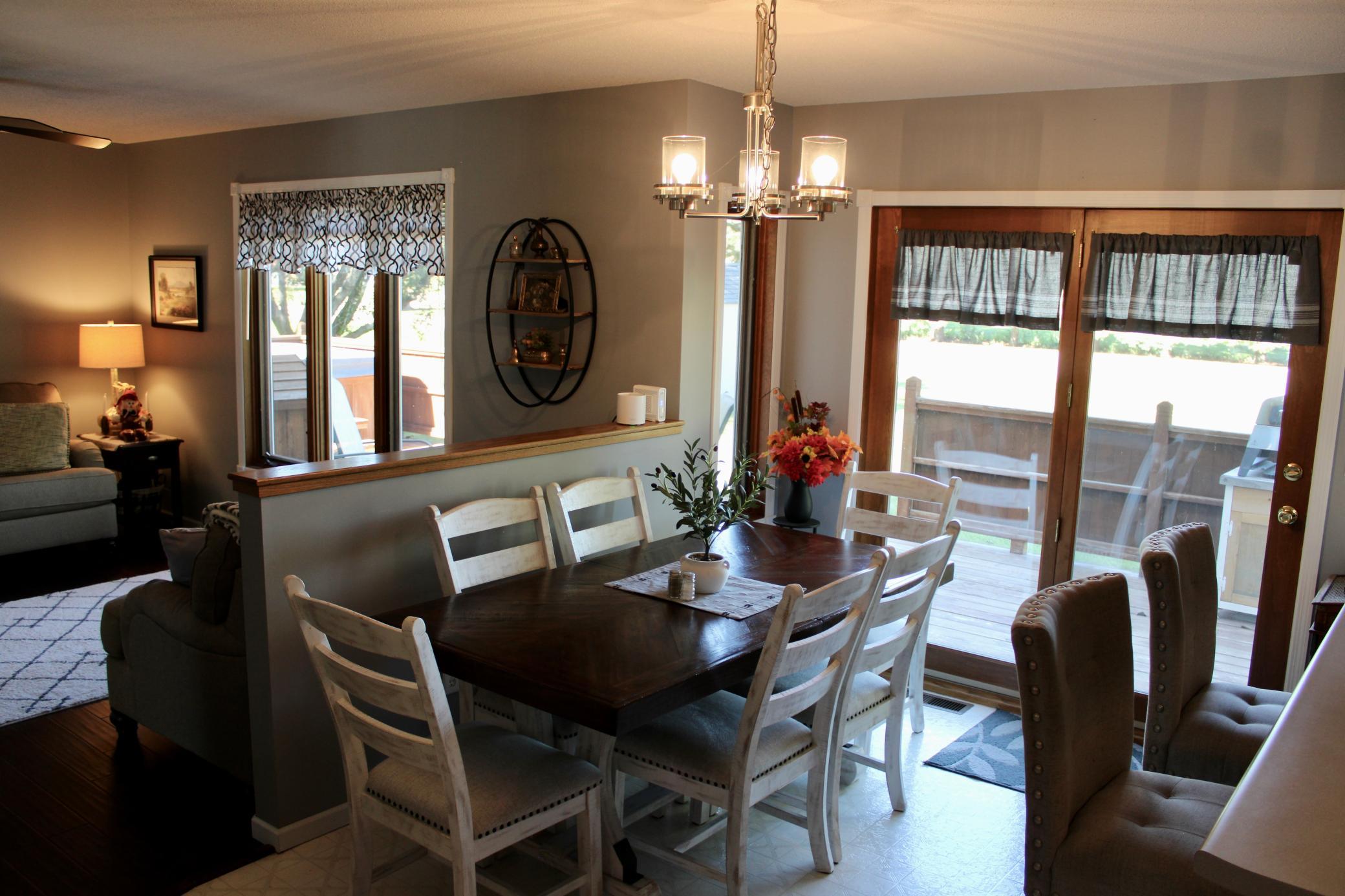 1994 single family home for sale at 1709 Little John Court in Thief River Falls, MN — 4 bed, 3 bath (photo 12 of 43)