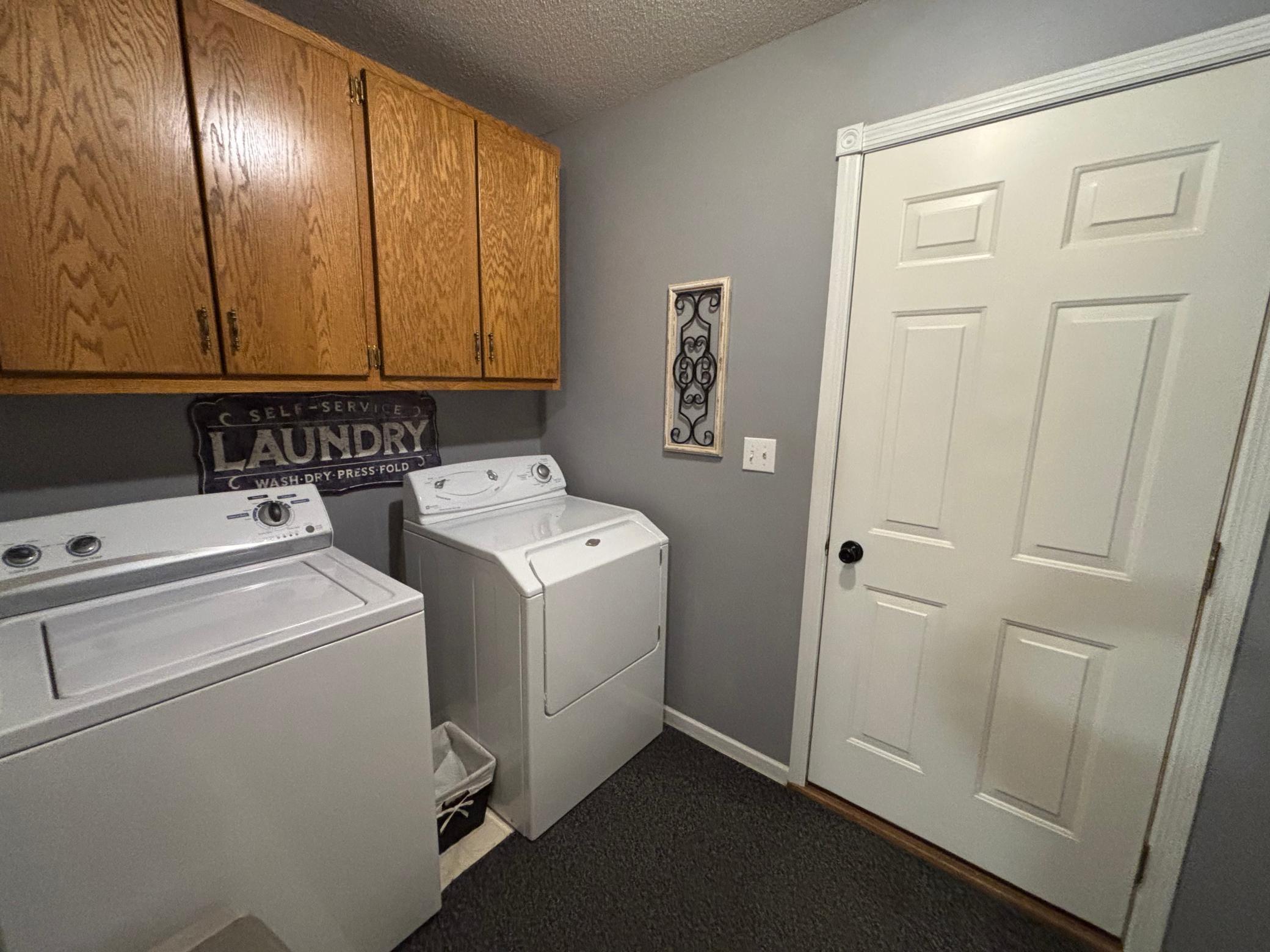1994 single family home for sale at 1709 Little John Court in Thief River Falls, MN — 4 bed, 3 bath (photo 18 of 43)