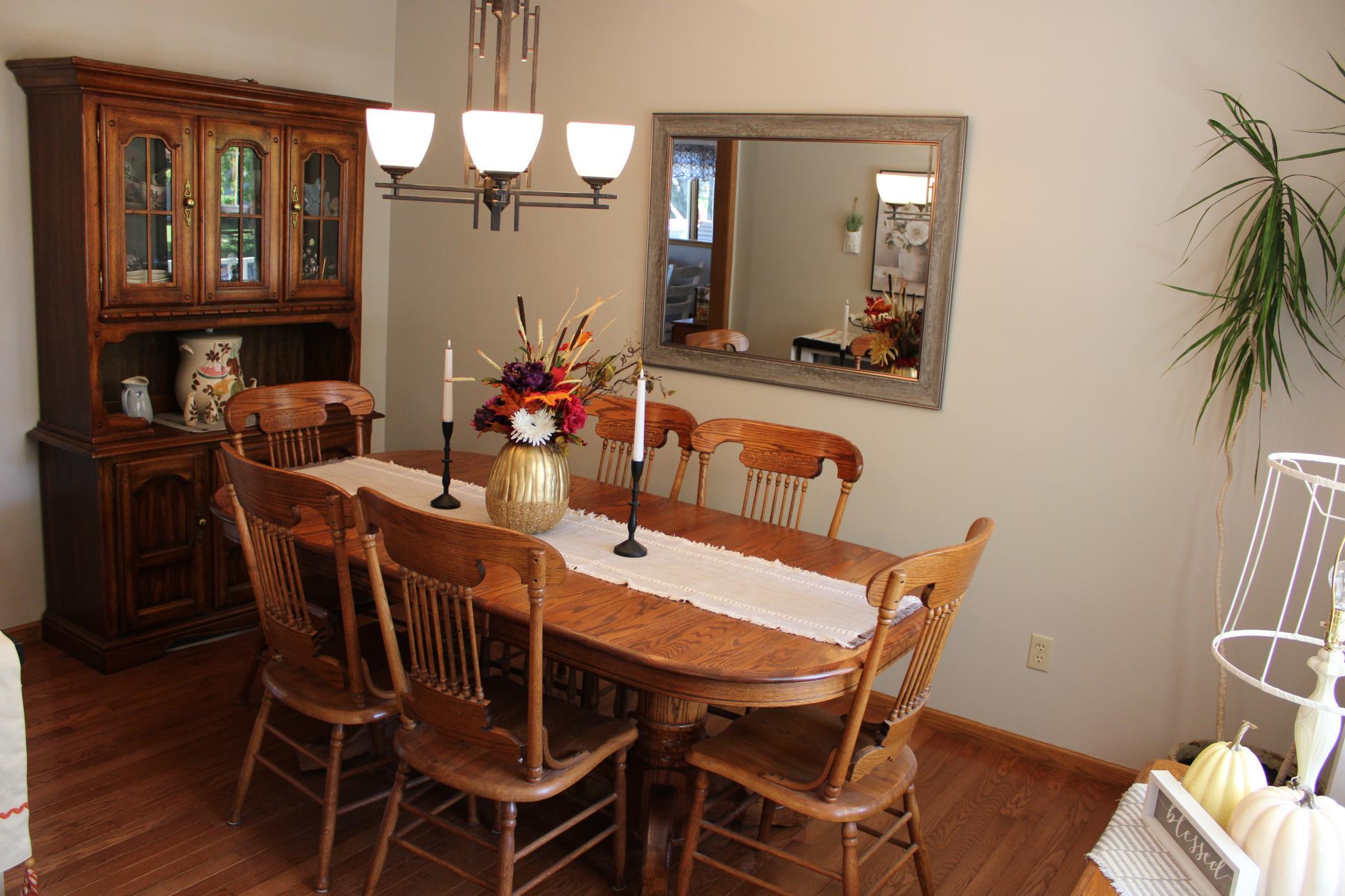 1994 single family home for sale at 1709 Little John Court in Thief River Falls, MN — 4 bed, 3 bath (photo 21 of 43)