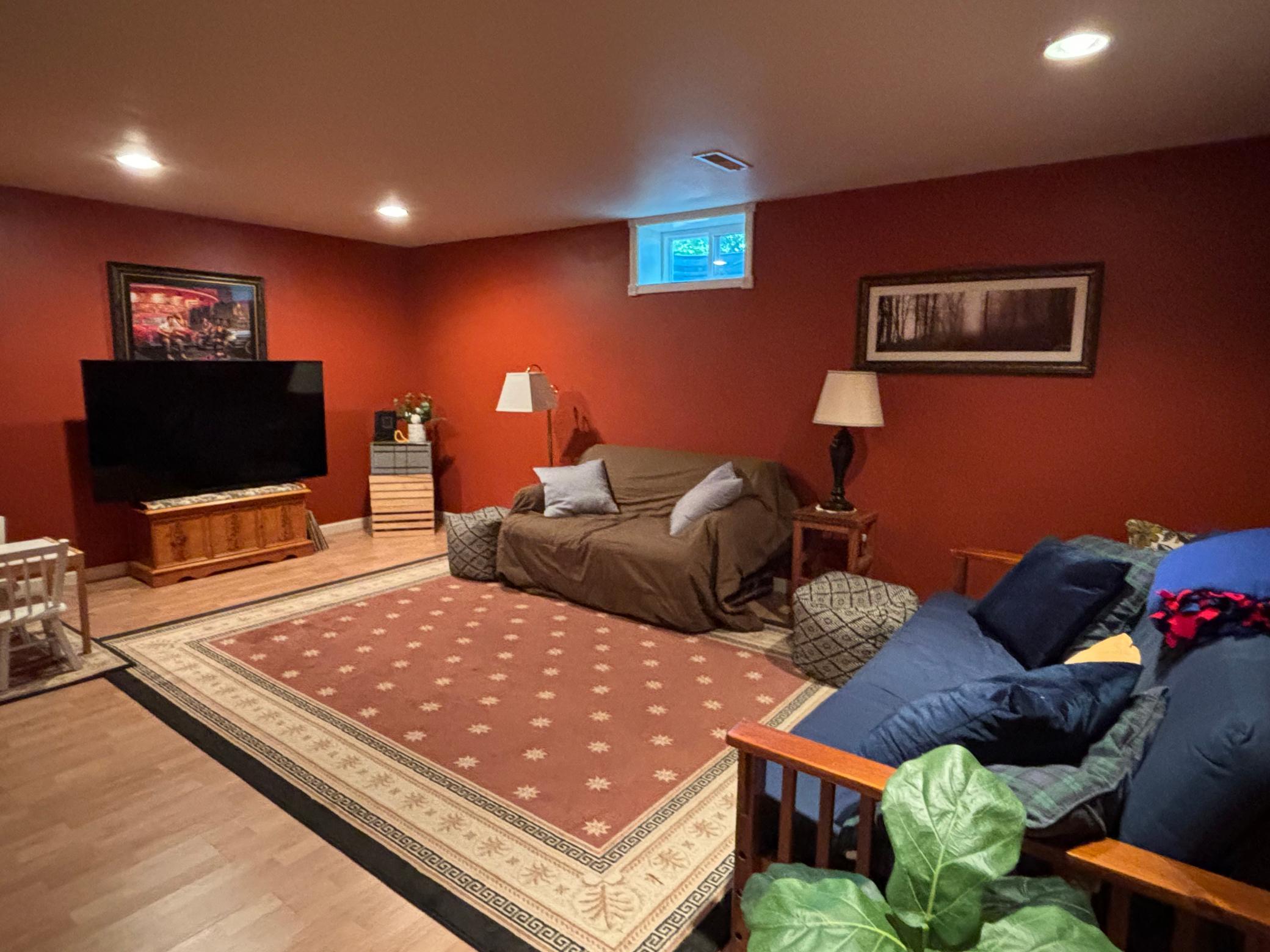 1994 single family home for sale at 1709 Little John Court in Thief River Falls, MN — 4 bed, 3 bath (photo 40 of 43)