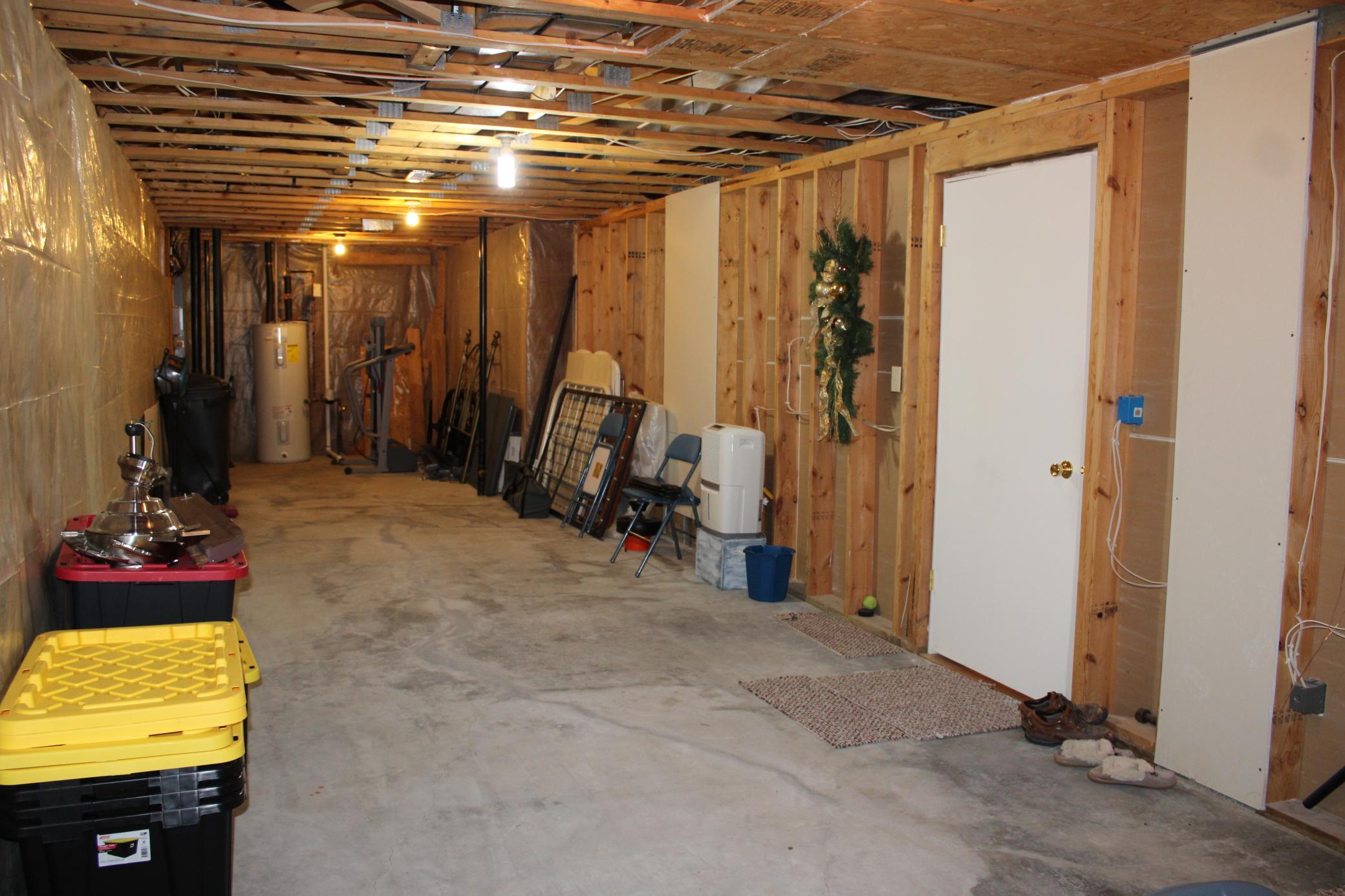 1994 single family home for sale at 1709 Little John Court in Thief River Falls, MN — 4 bed, 3 bath (photo 43 of 43)