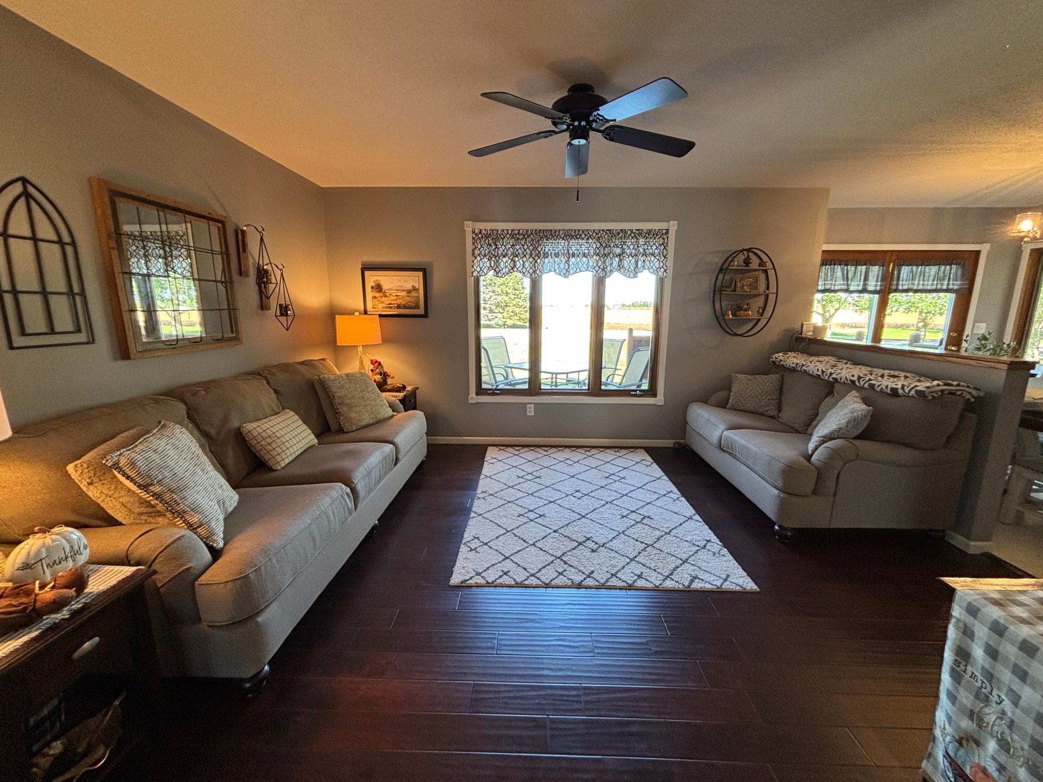 1994 single family home for sale at 1709 Little John Court in Thief River Falls, MN — 4 bed, 3 bath (photo 9 of 43)