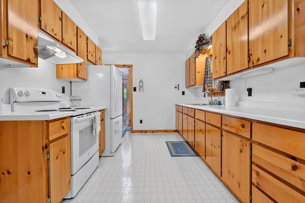 1956 single family home for sale at 29260 Clearwater Road in Grand Rapids, MN — 3 bed, 2 bath (photo 8 of 54)