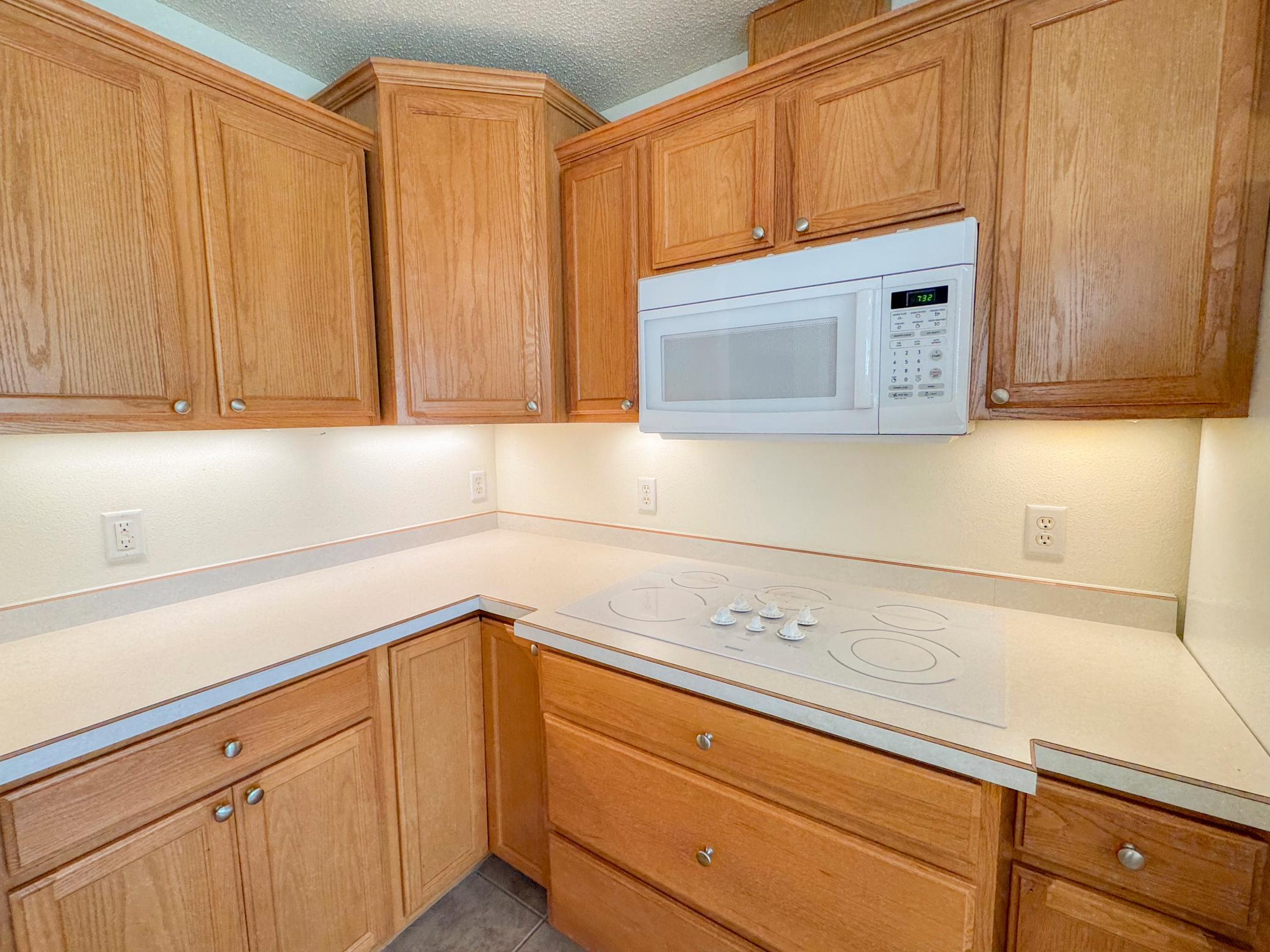 2005 townhouse for sale at 720 35th Street NW in Bemidji, MN — 2 bed, 2 bath (photo 13 of 22)