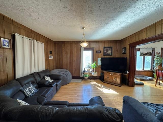 1880 single family home for sale at 703 1st Street SE in Wadena, MN — 4 bed, 2 bath (photo 23 of 54)