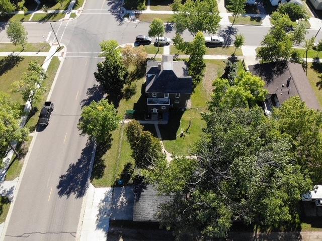 1880 single family home for sale at 703 1st Street SE in Wadena, MN — 4 bed, 2 bath (photo 5 of 54)