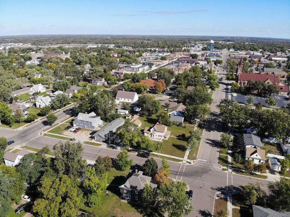 1880 single family home for sale at 703 1st Street SE in Wadena, MN — 4 bed, 2 bath (photo 7 of 54)