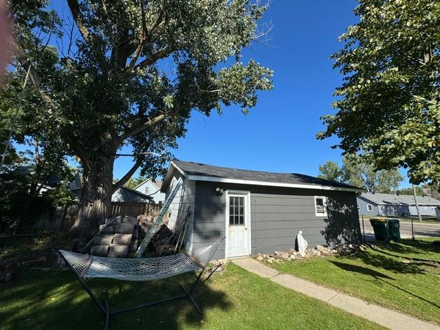 1880 single family home for sale at 703 1st Street SE in Wadena, MN — 4 bed, 2 bath (photo 9 of 54)