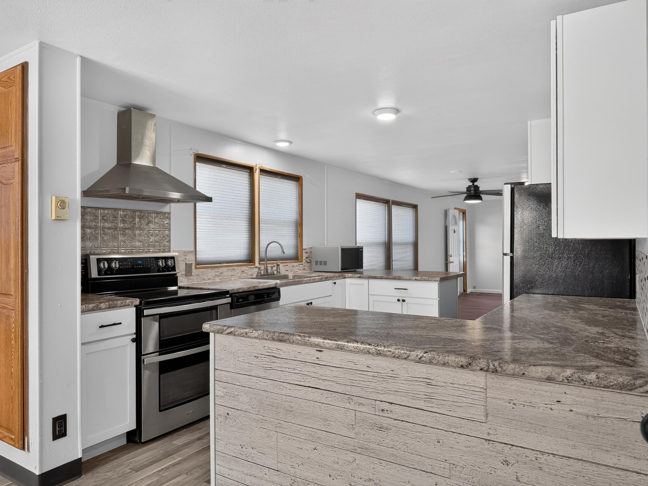 1991 single family home for sale at 101 243rd Street S in Hawley, MN — 3 bed, 3 bath (photo 11 of 59)