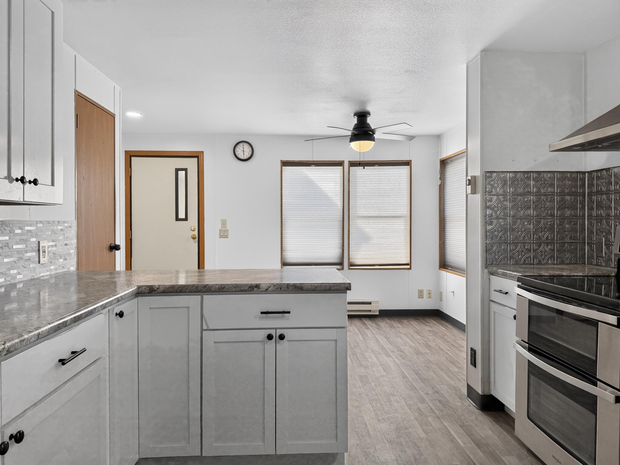 1991 single family home for sale at 101 243rd Street S in Hawley, MN — 3 bed, 3 bath (photo 8 of 59)