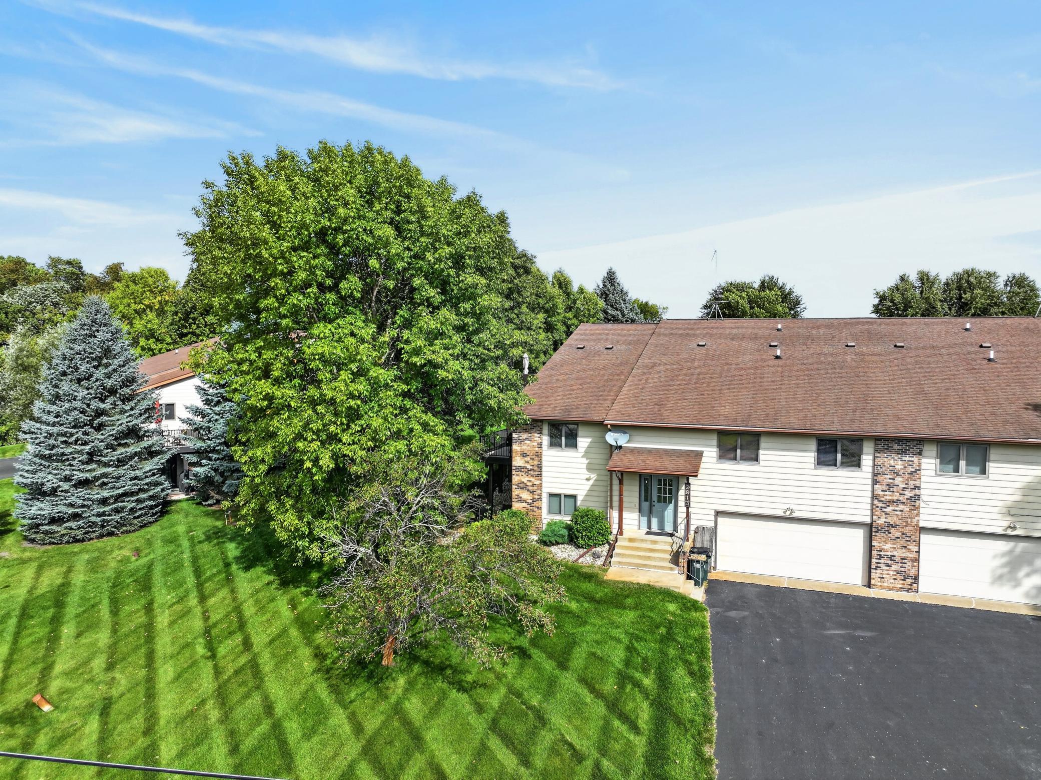 1983 townhouse for sale at 2813 Latoka Beach Road NW in Alexandria, MN — 3 bed, 3 bath (photo 2 of 60)