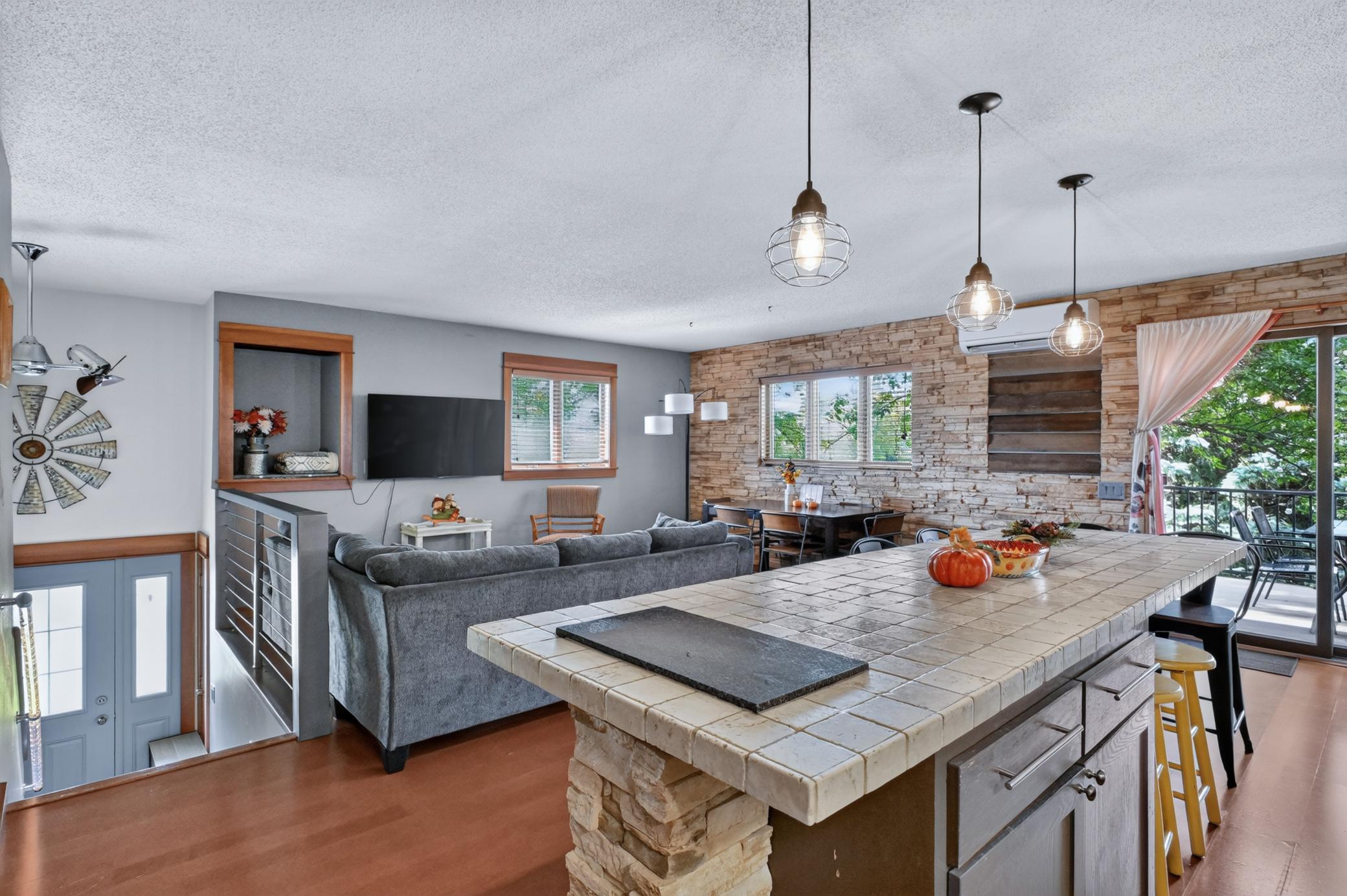 1983 townhouse for sale at 2813 Latoka Beach Road NW in Alexandria, MN — 3 bed, 3 bath (photo 3 of 60)