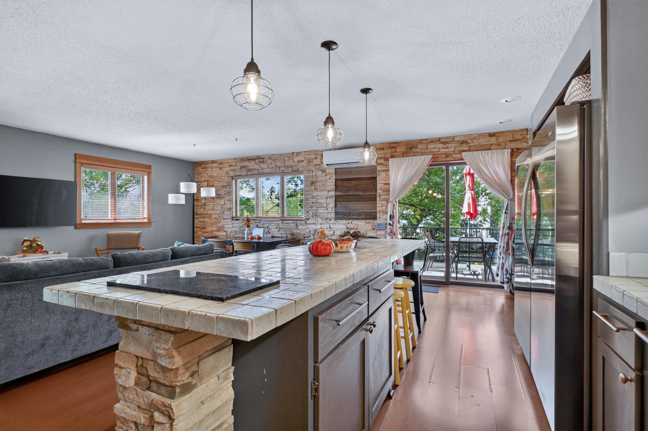 1983 townhouse for sale at 2813 Latoka Beach Road NW in Alexandria, MN — 3 bed, 3 bath (photo 4 of 60)