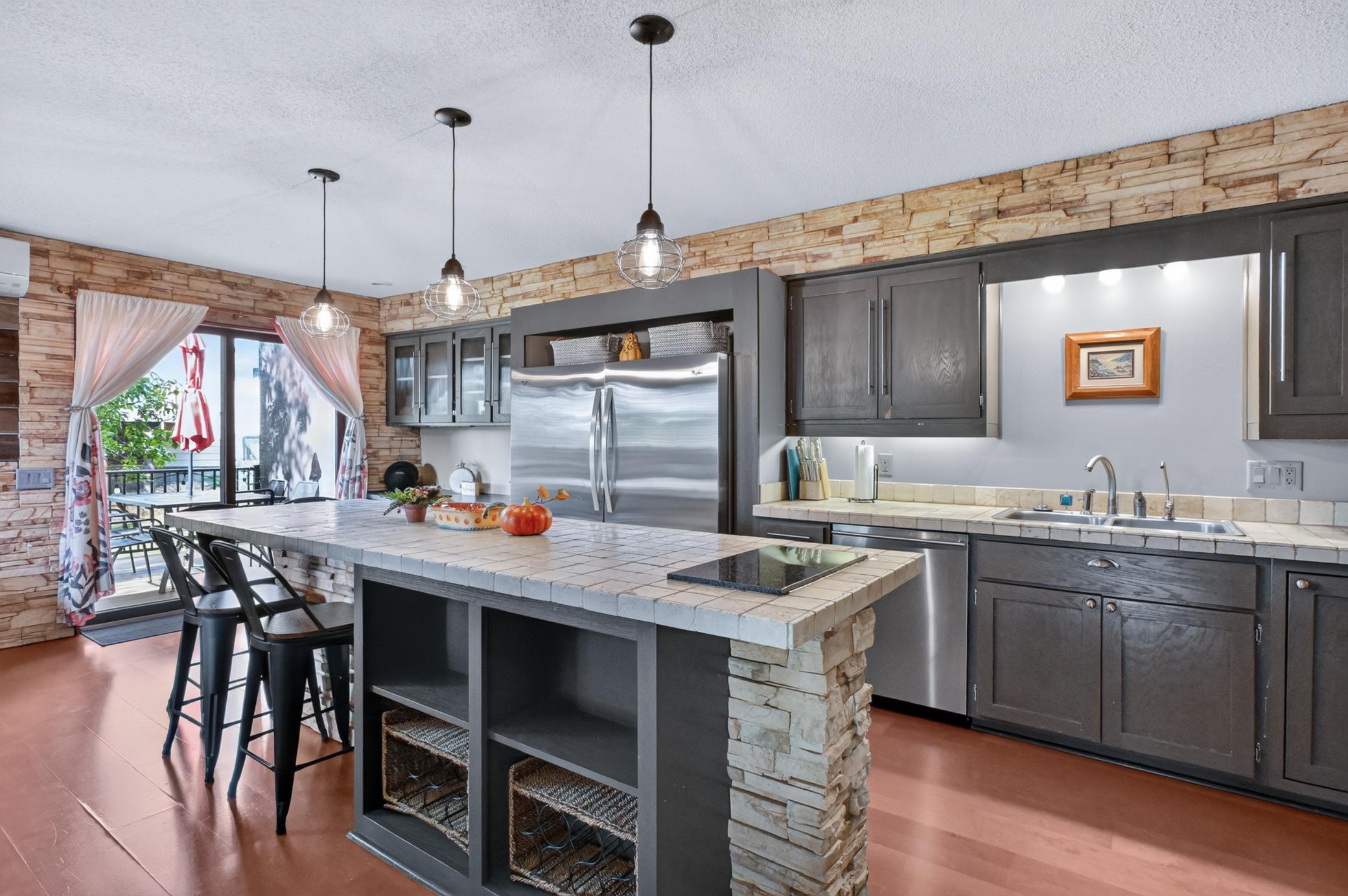 1983 townhouse for sale at 2813 Latoka Beach Road NW in Alexandria, MN — 3 bed, 3 bath (photo 6 of 60)