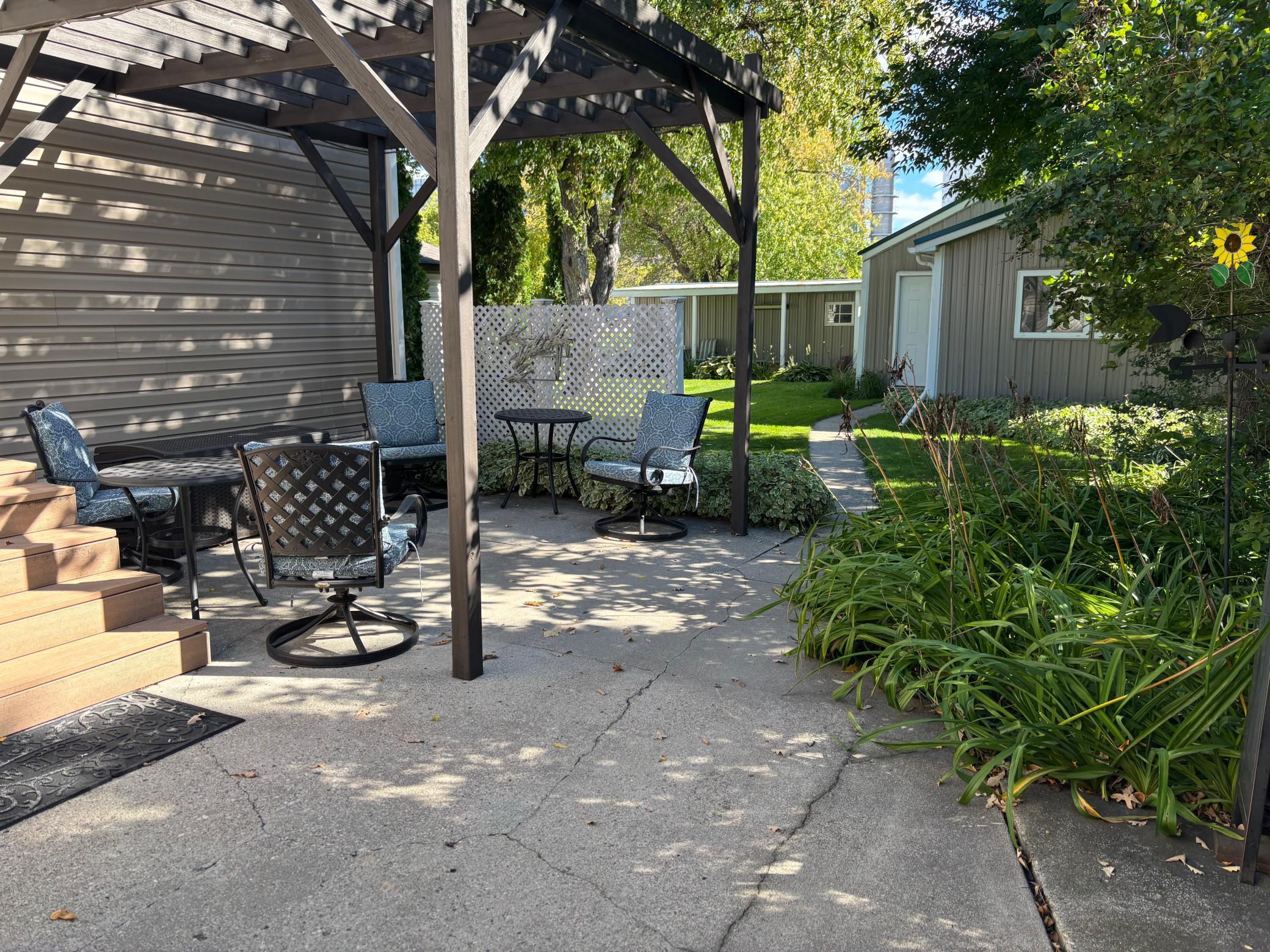 1946 single family home for sale at 820 Horace Avenue N in Thief River Falls, MN — 3 bed, 3 bath (photo 8 of 42)