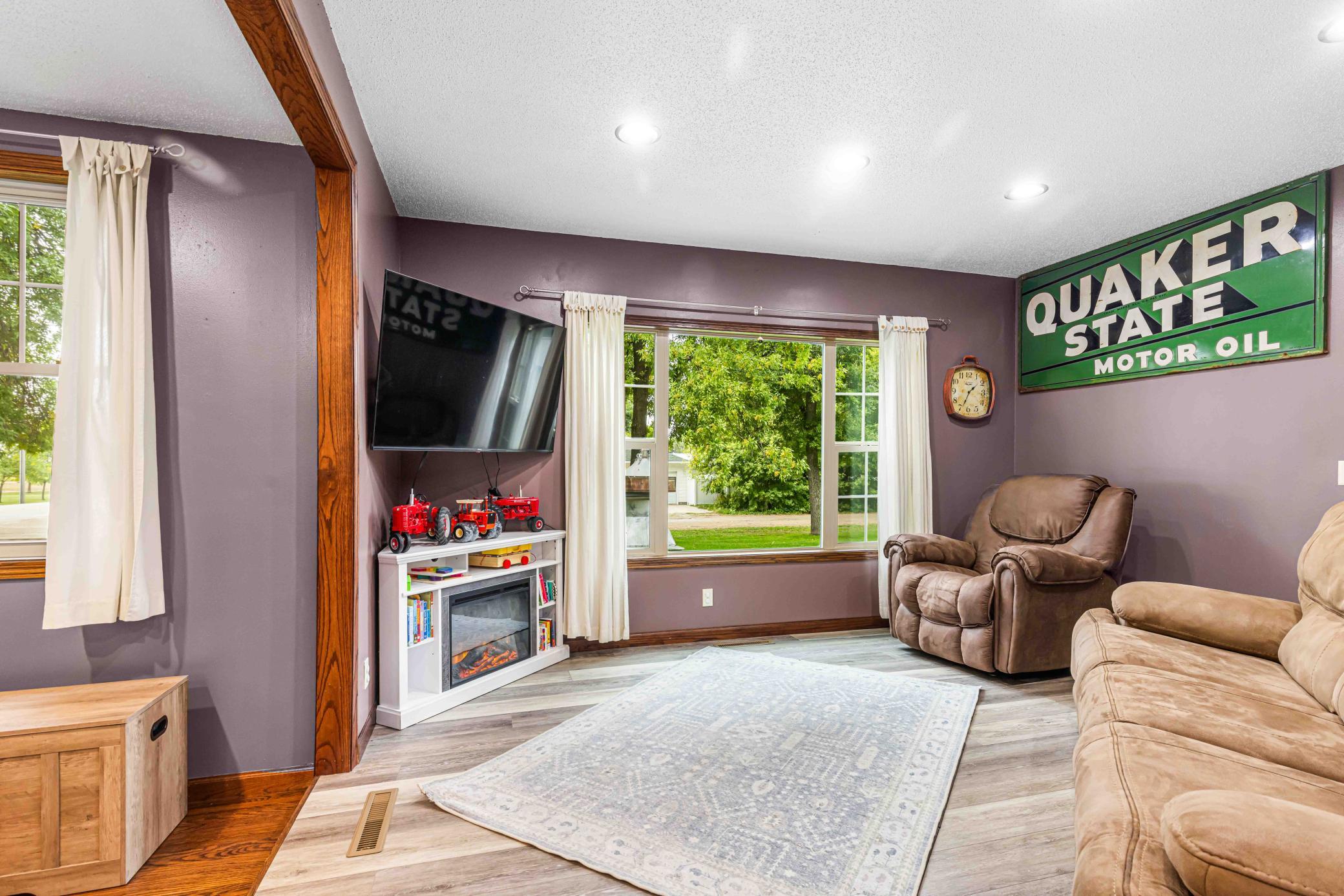 1909 single family home for sale at 14800 90th Avenue S in Barnesville, MN — 4 bed, 2 bath (photo 14 of 37)