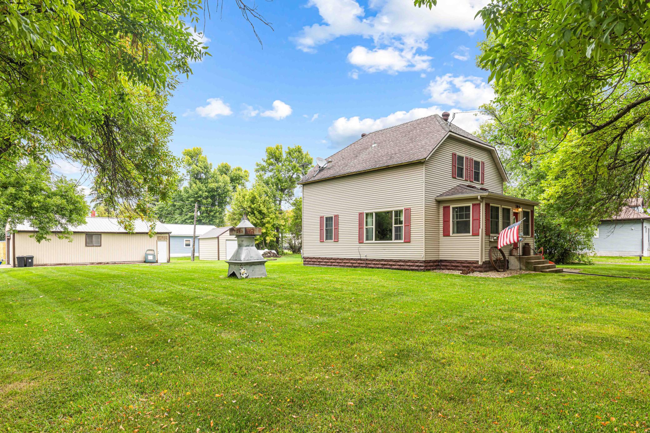 1909 single family home for sale at 14800 90th Avenue S in Barnesville, MN — 4 bed, 2 bath (photo 3 of 37)