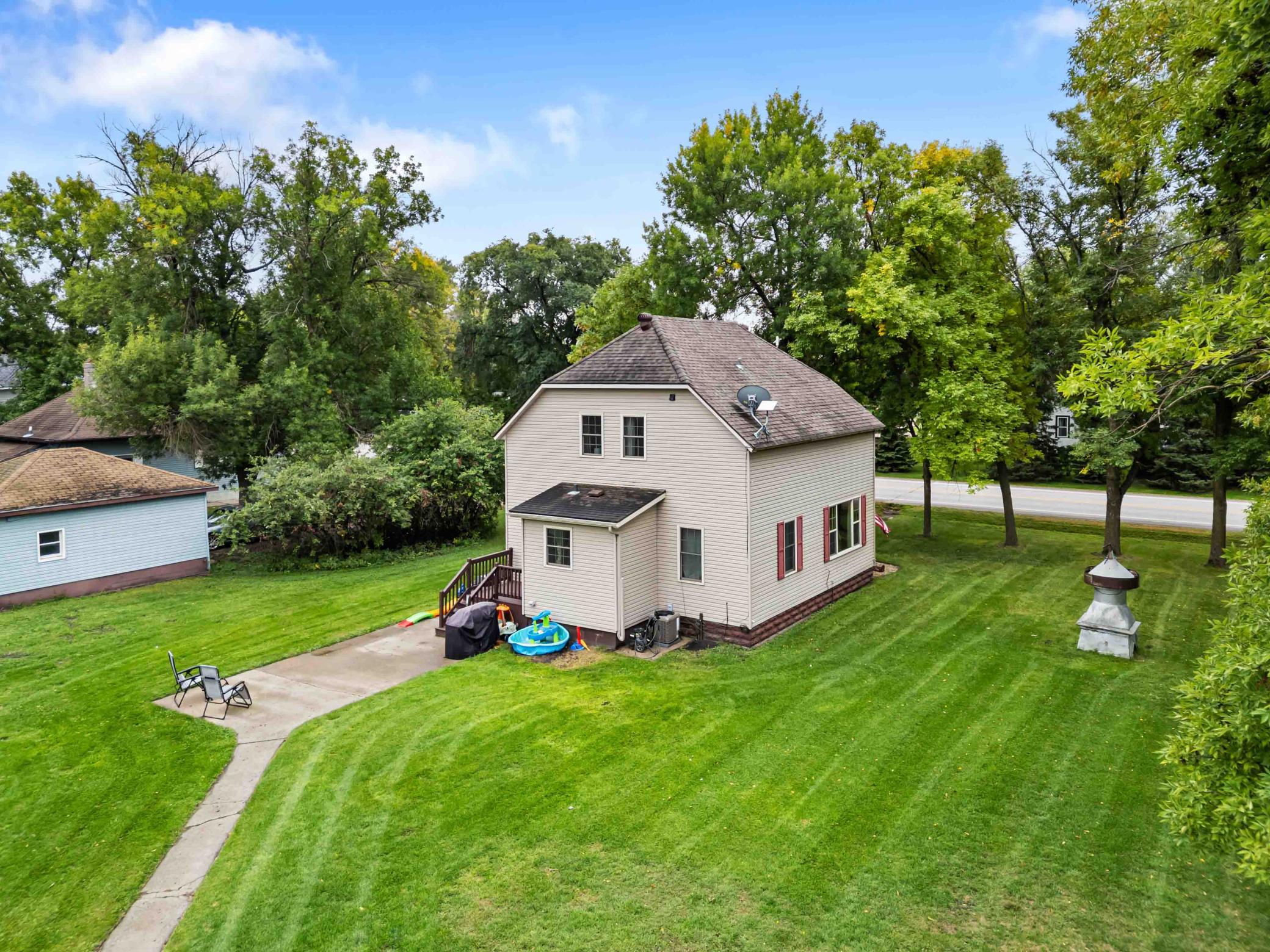 1909 single family home for sale at 14800 90th Avenue S in Barnesville, MN — 4 bed, 2 bath (photo 5 of 37)
