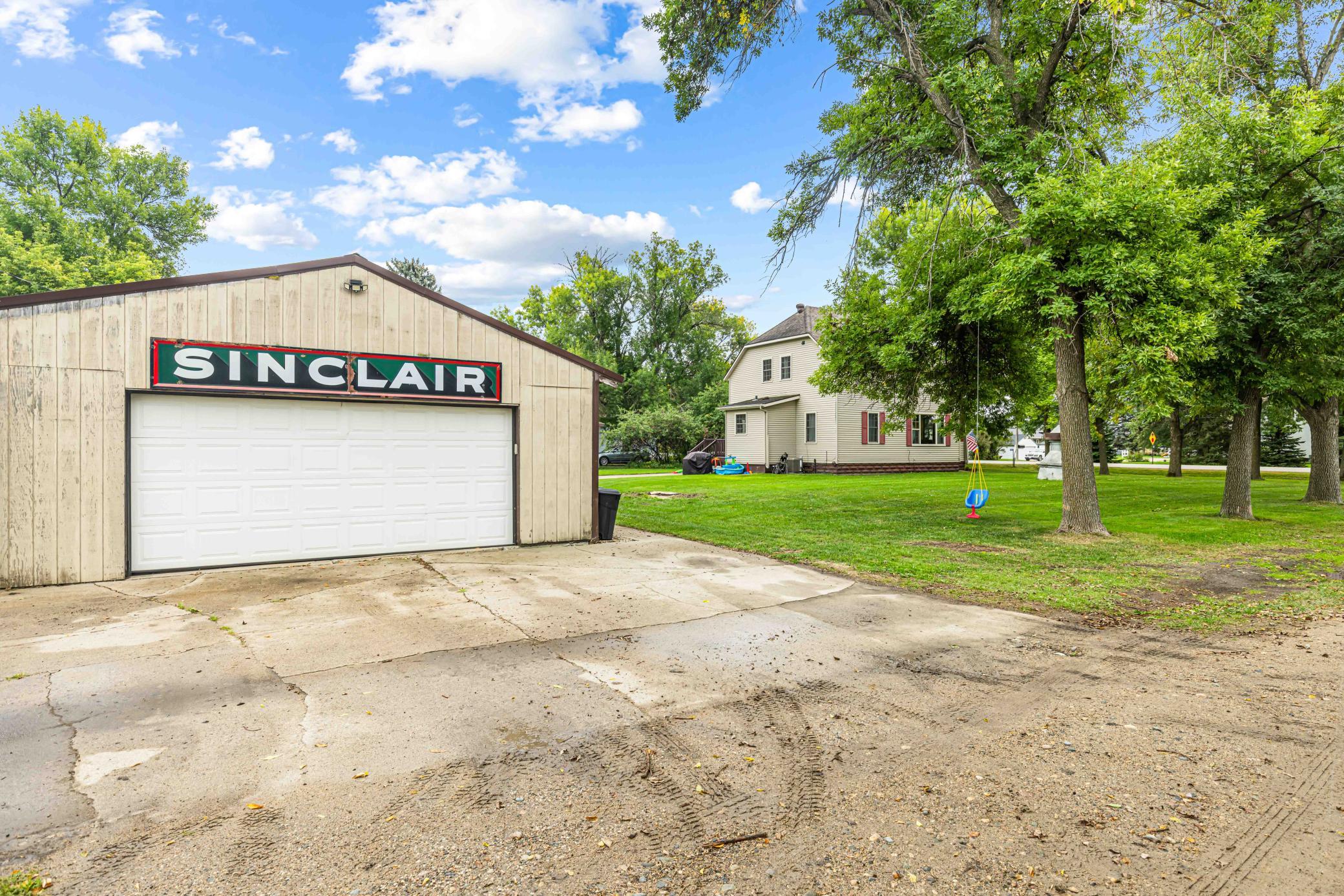 1909 single family home for sale at 14800 90th Avenue S in Barnesville, MN — 4 bed, 2 bath (photo 9 of 37)