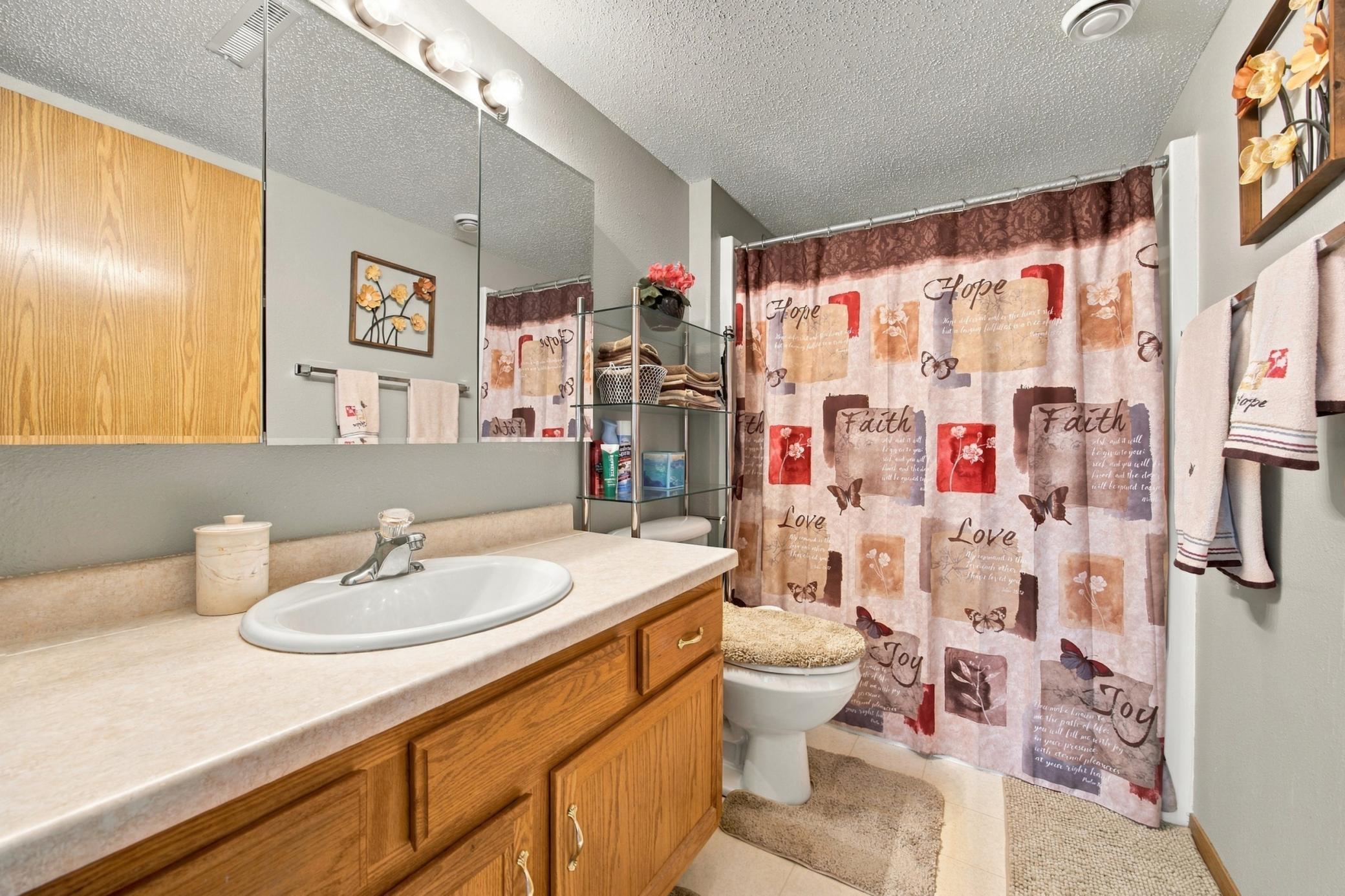 2003 condo for sale at 4708 10 Avenue S in Fargo, ND — 2 bed, 2 bath (photo 13 of 27)