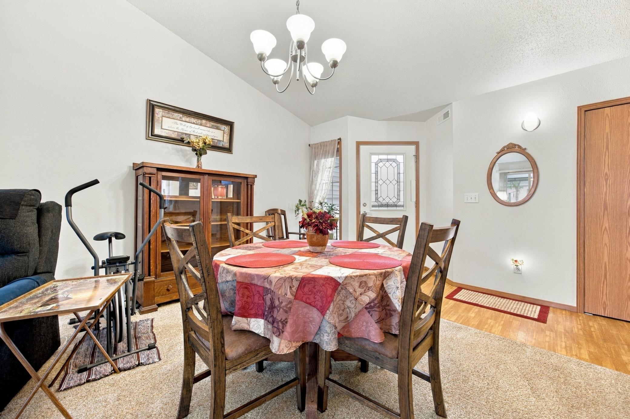 2003 condo for sale at 4708 10 Avenue S in Fargo, ND — 2 bed, 2 bath (photo 5 of 27)