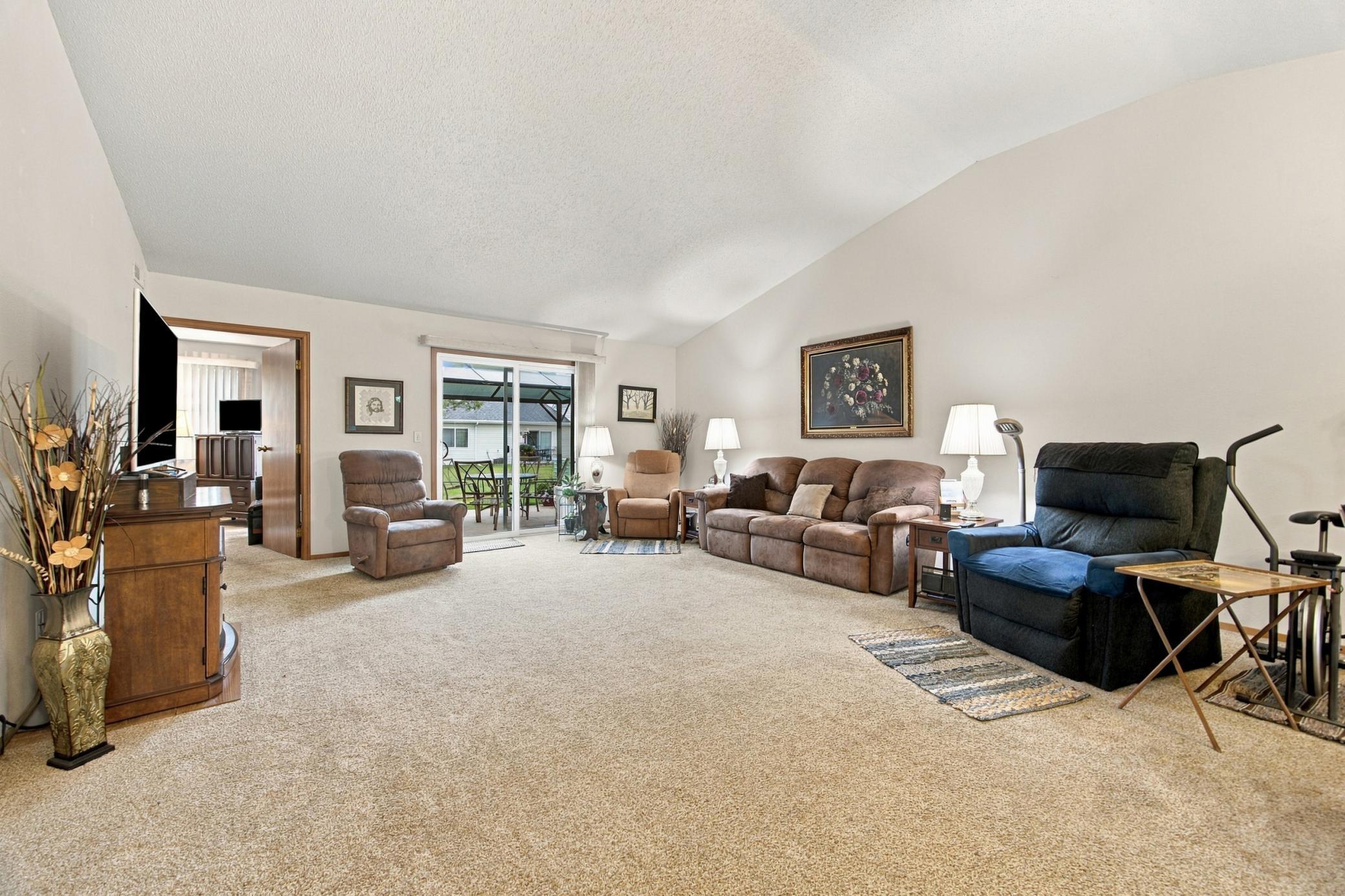 2003 condo for sale at 4708 10 Avenue S in Fargo, ND — 2 bed, 2 bath (photo 6 of 27)