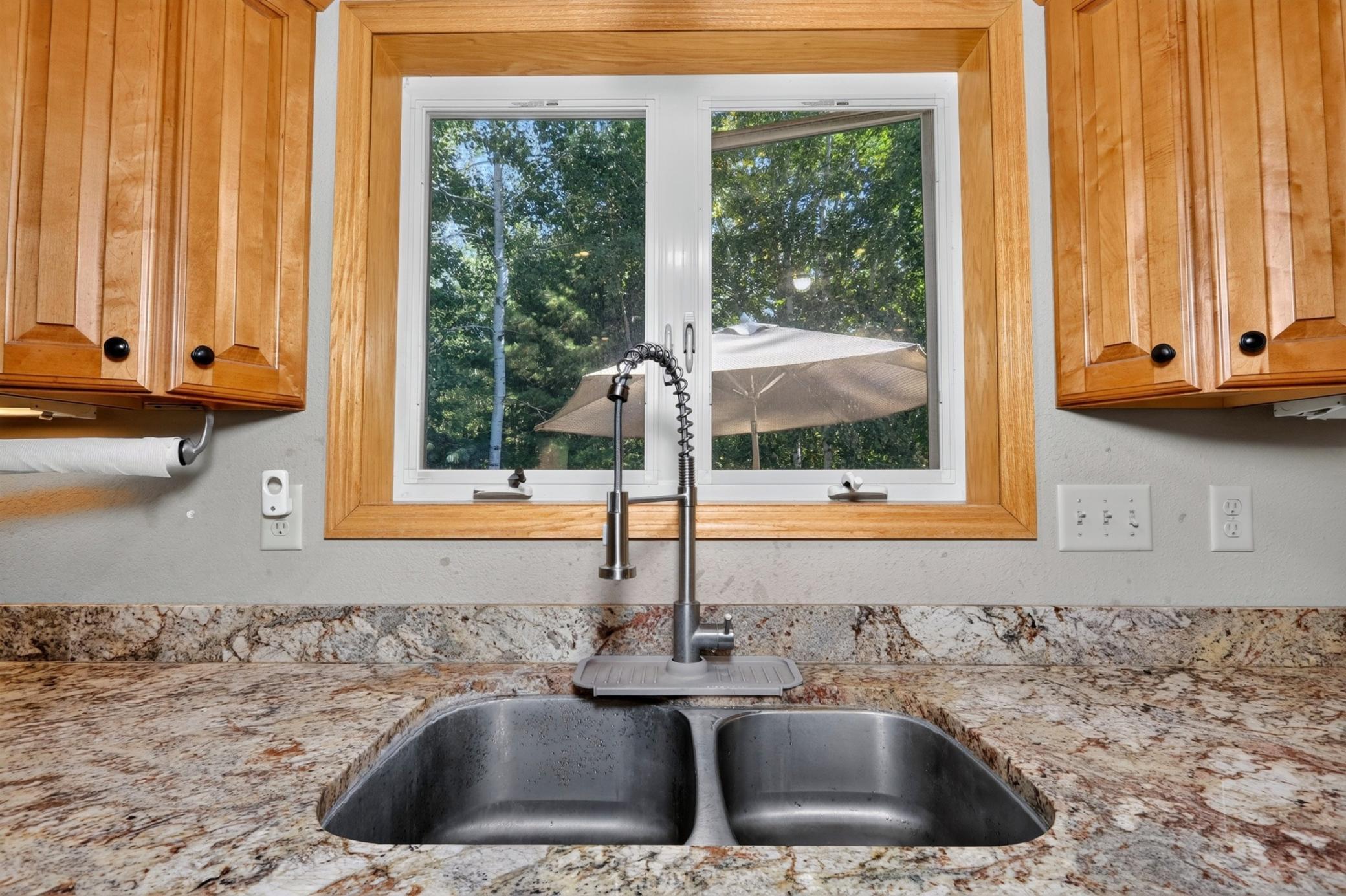 2009 single family home for sale at 112 Bay Road in Coleraine, MN — 4 bed, 4 bath (photo 13 of 47)