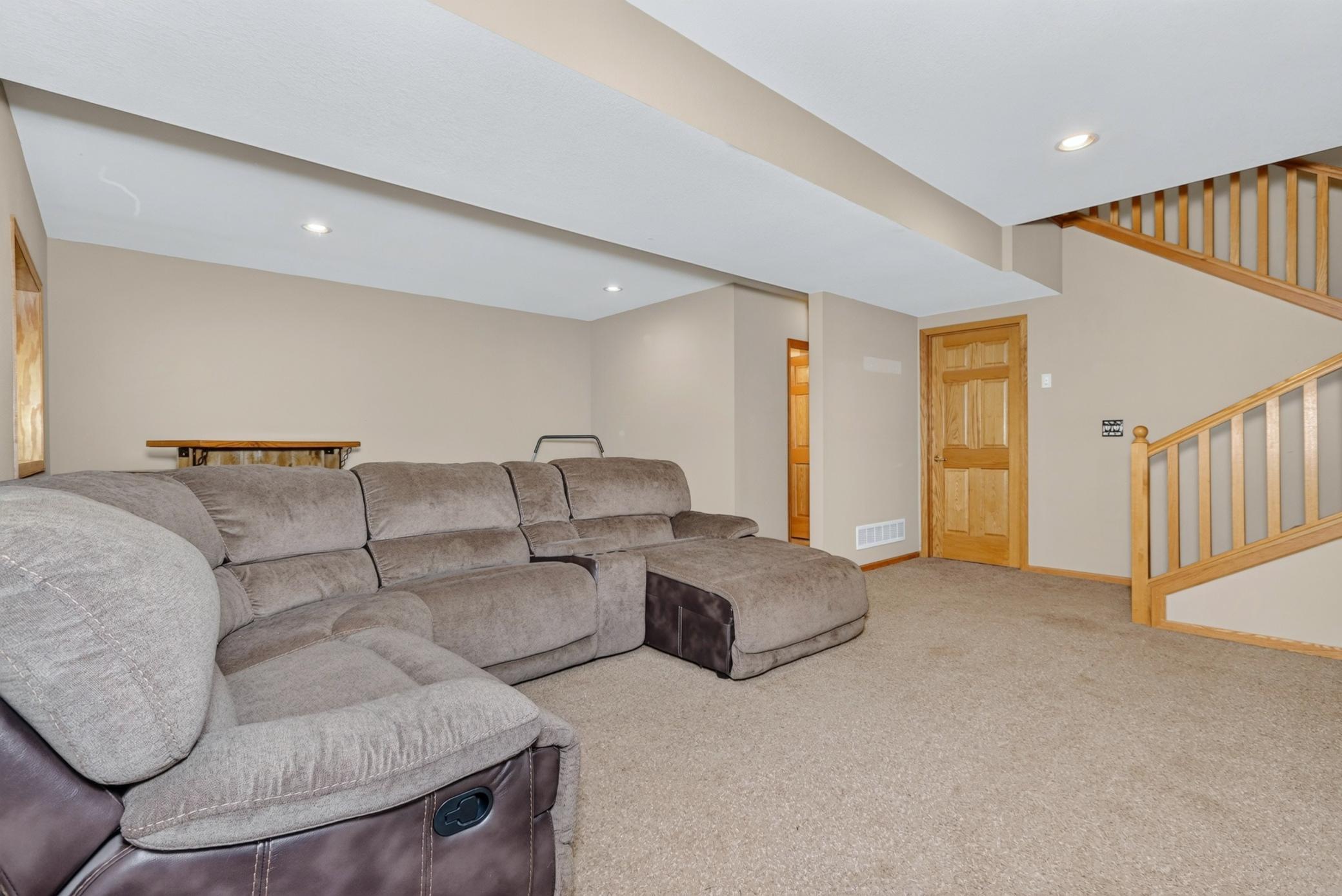 2009 single family home for sale at 112 Bay Road in Coleraine, MN — 4 bed, 4 bath (photo 19 of 47)