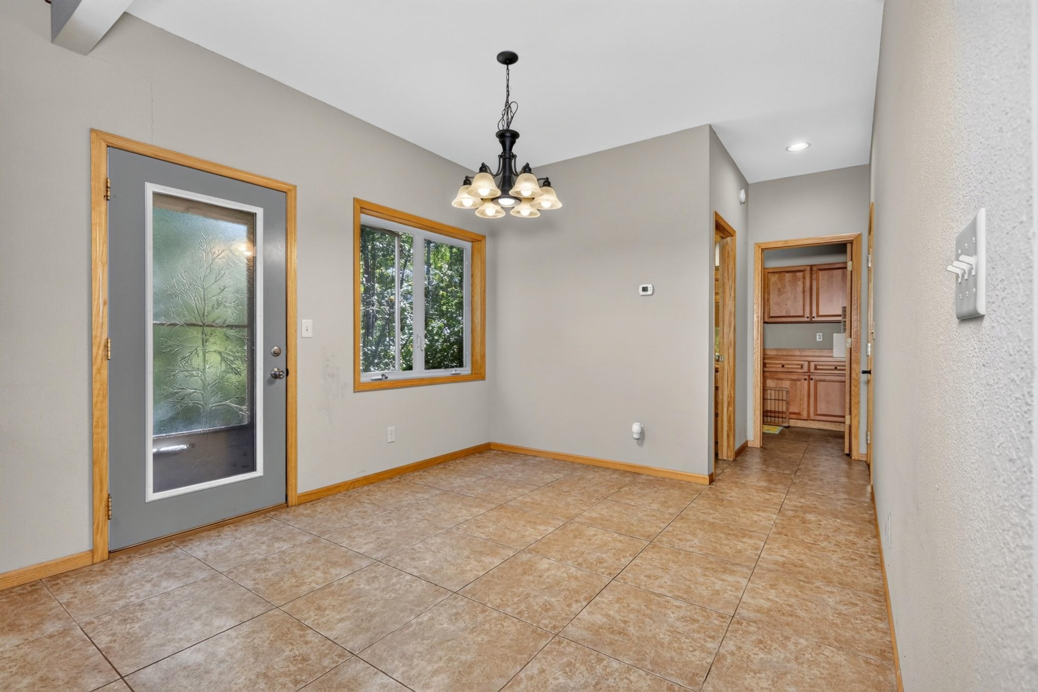 2009 single family home for sale at 112 Bay Road in Coleraine, MN — 4 bed, 4 bath (photo 4 of 47)