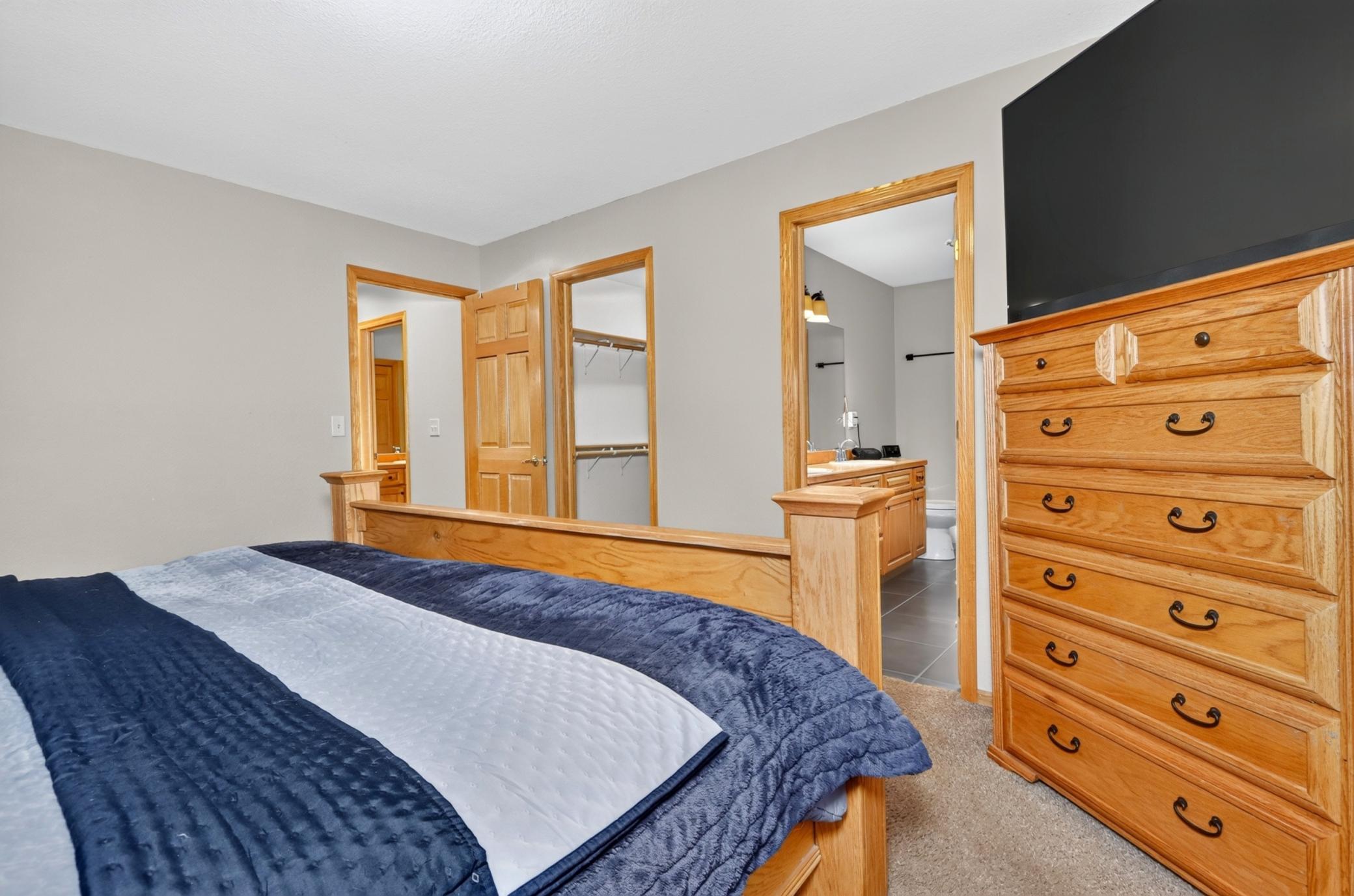 2009 single family home for sale at 112 Bay Road in Coleraine, MN — 4 bed, 4 bath (photo 32 of 47)
