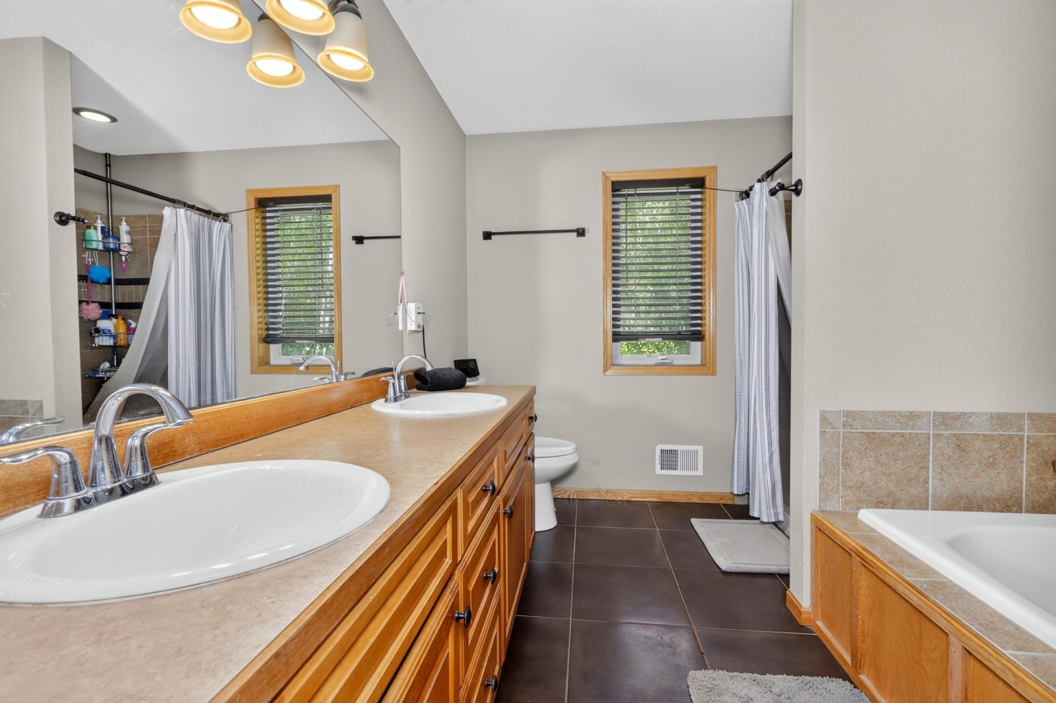 2009 single family home for sale at 112 Bay Road in Coleraine, MN — 4 bed, 4 bath (photo 33 of 47)