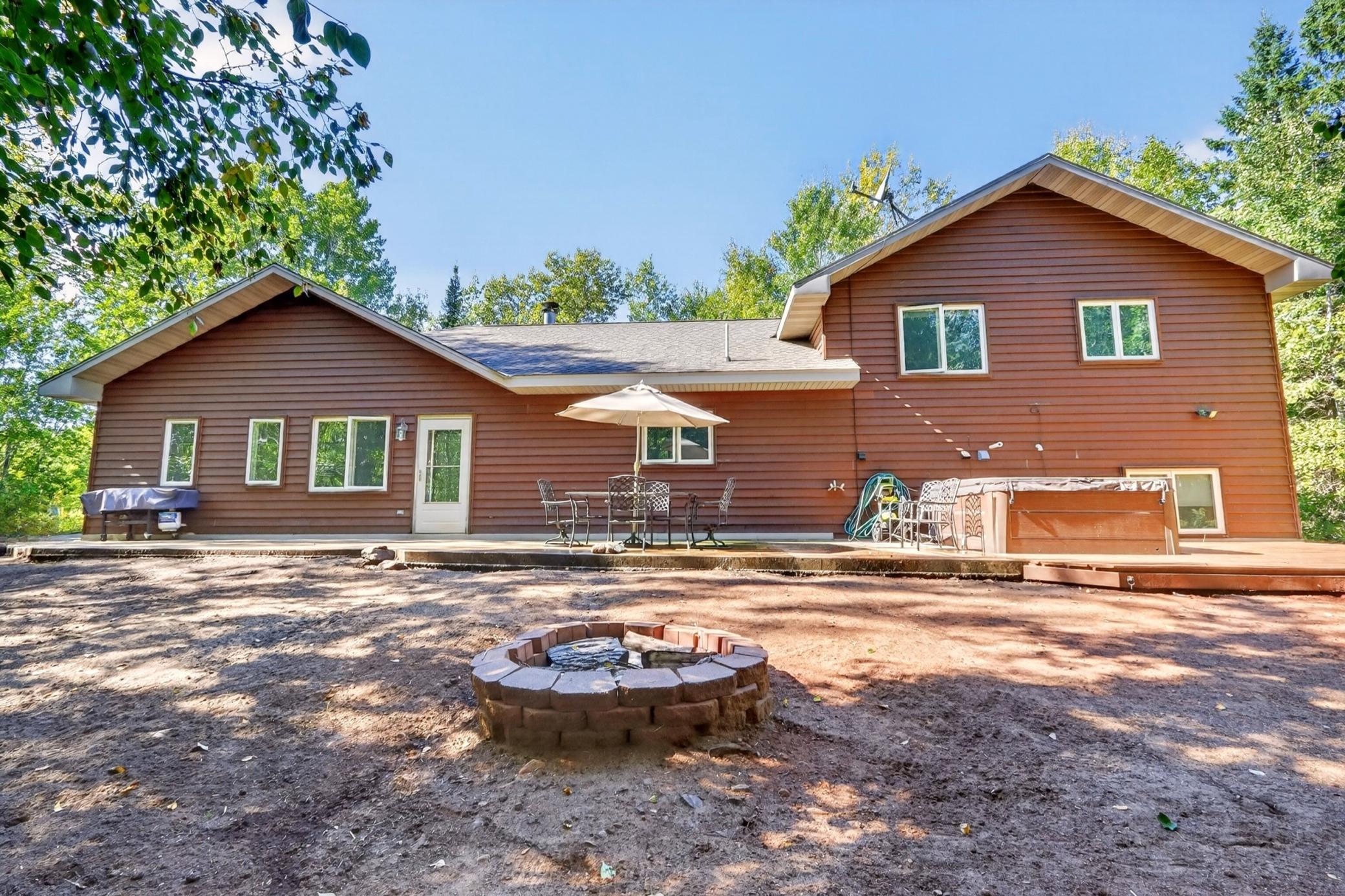 2009 single family home for sale at 112 Bay Road in Coleraine, MN — 4 bed, 4 bath (photo 37 of 47)