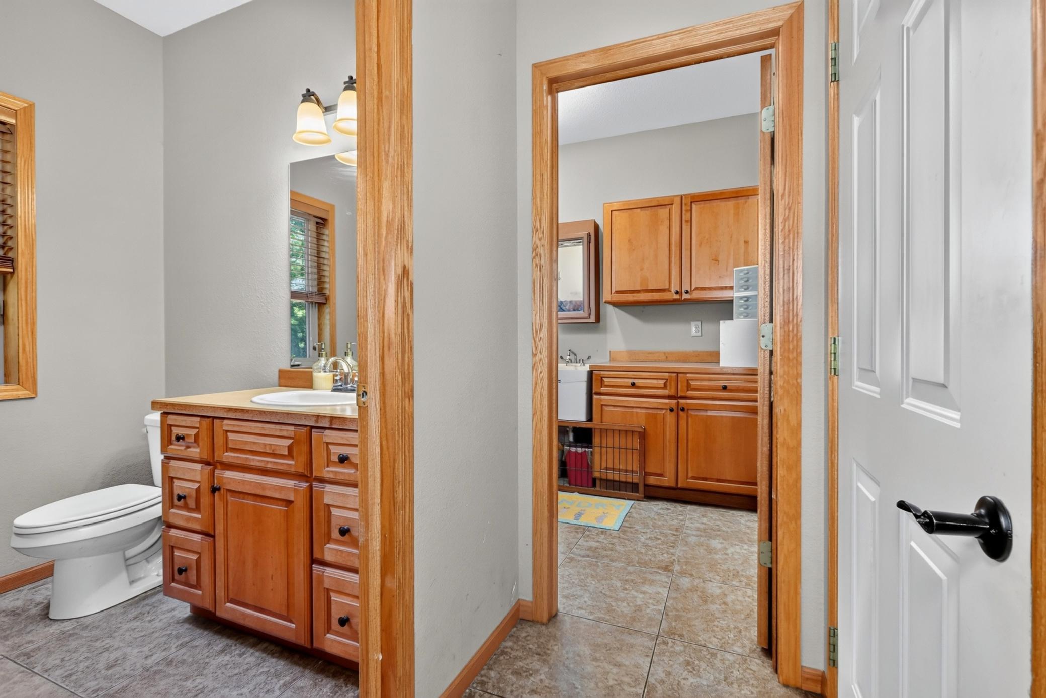 2009 single family home for sale at 112 Bay Road in Coleraine, MN — 4 bed, 4 bath (photo 5 of 47)