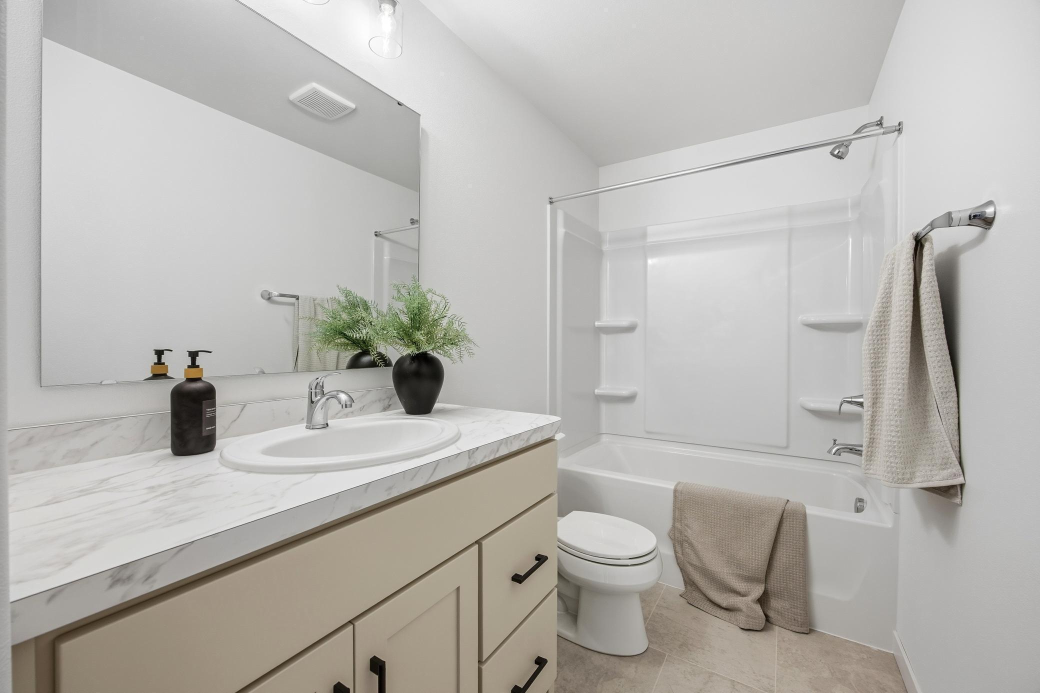 2026 single family home for sale at 2705 42nd Avenue S in Moorhead, MN — 4 bed, 2 bath (photo 14 of 16)