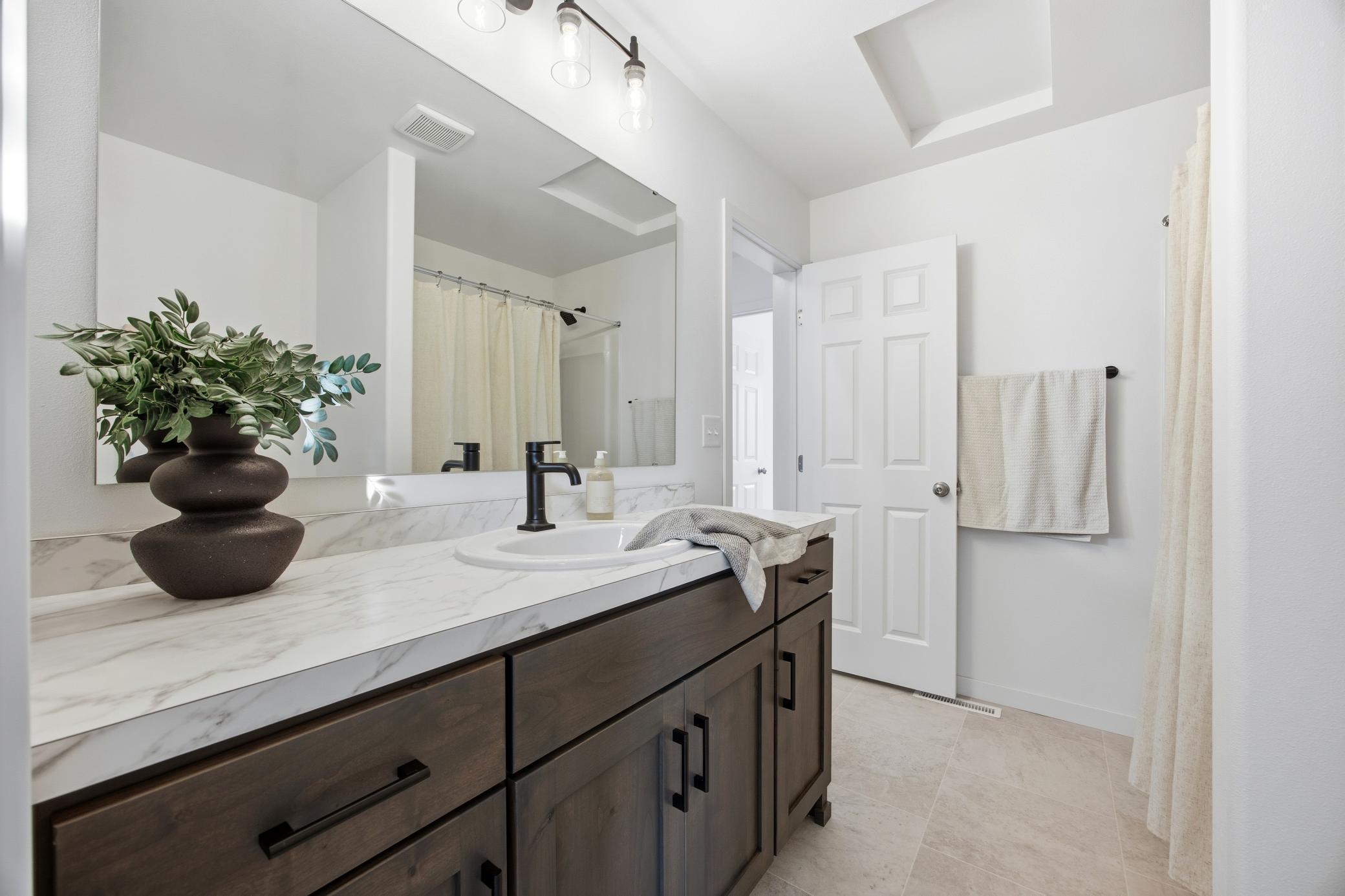 2026 single family home for sale at 2705 42nd Avenue S in Moorhead, MN — 4 bed, 2 bath (photo 10 of 16)