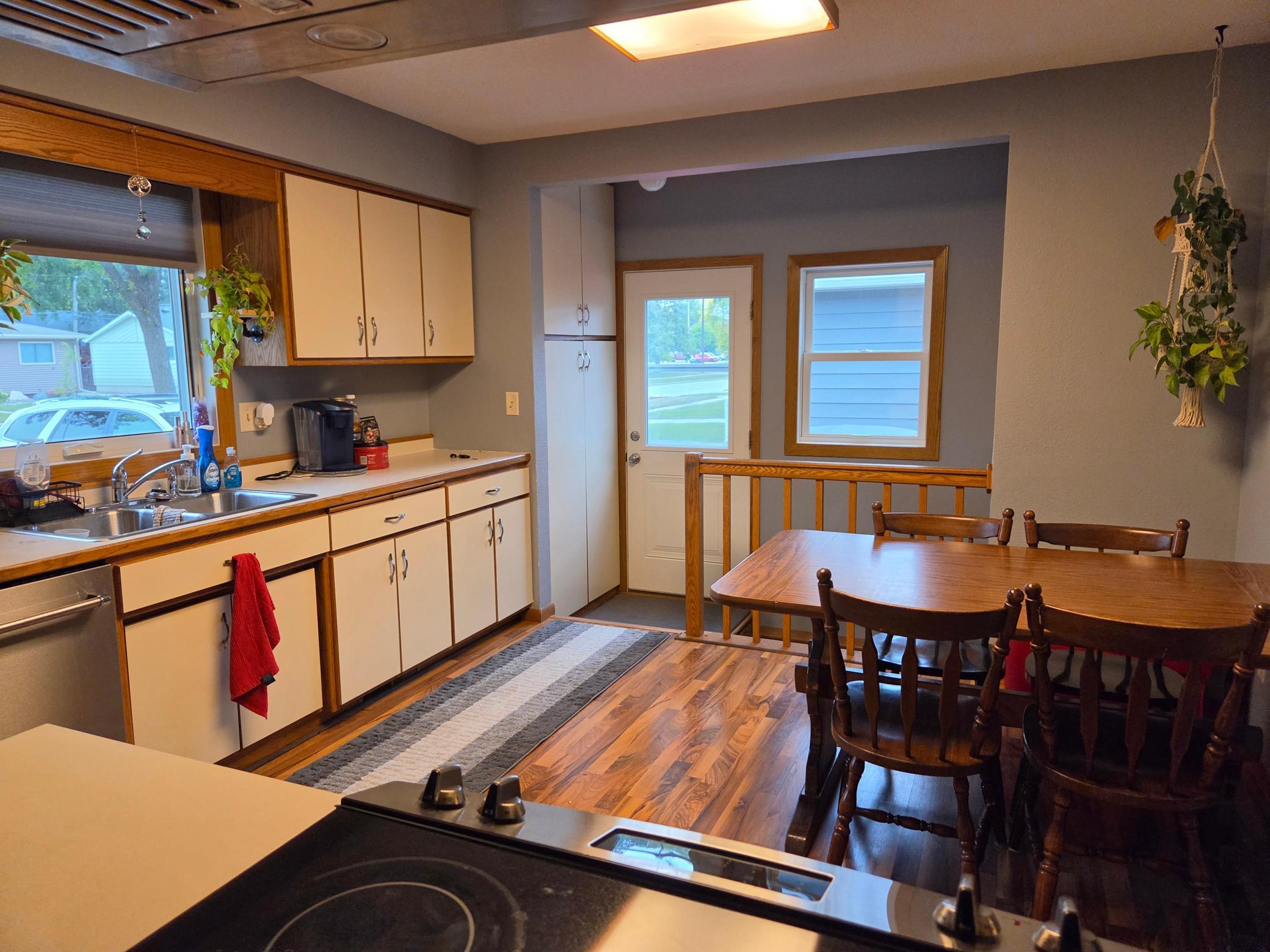 1967 single family home for sale at 1445 18th Street S in Fargo, ND — 3 bed, 2 bath (photo 3 of 15)