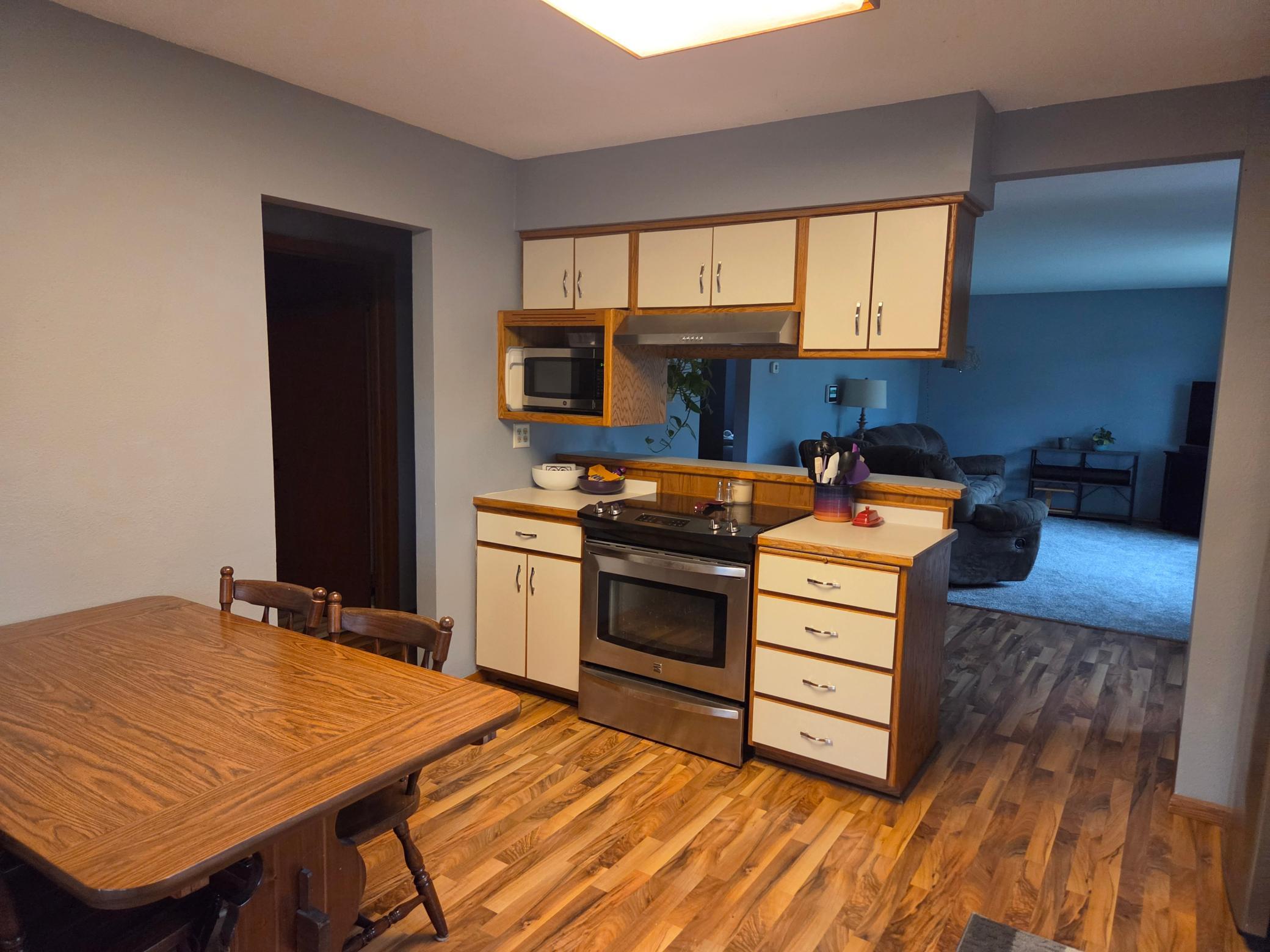 1967 single family home for sale at 1445 18th Street S in Fargo, ND — 3 bed, 2 bath (photo 5 of 15)