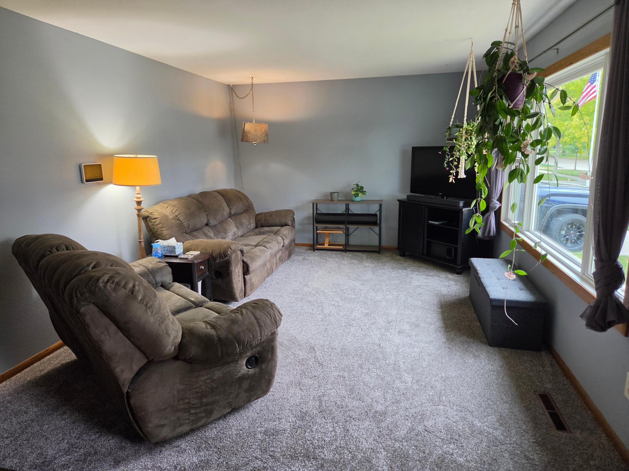 1967 single family home for sale at 1445 18th Street S in Fargo, ND — 3 bed, 2 bath (photo 8 of 15)