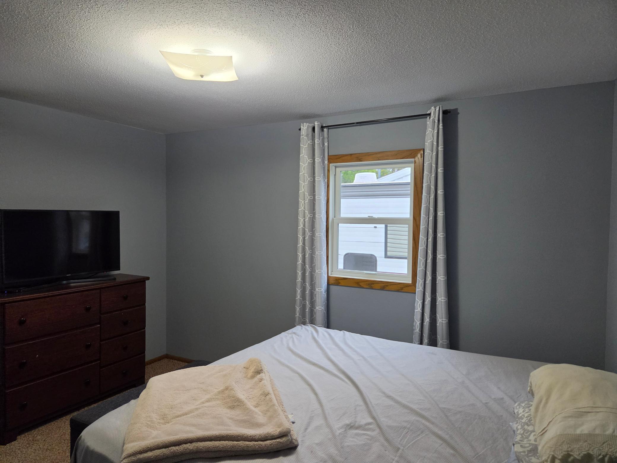 1967 single family home for sale at 1445 18th Street S in Fargo, ND — 3 bed, 2 bath (photo 9 of 15)